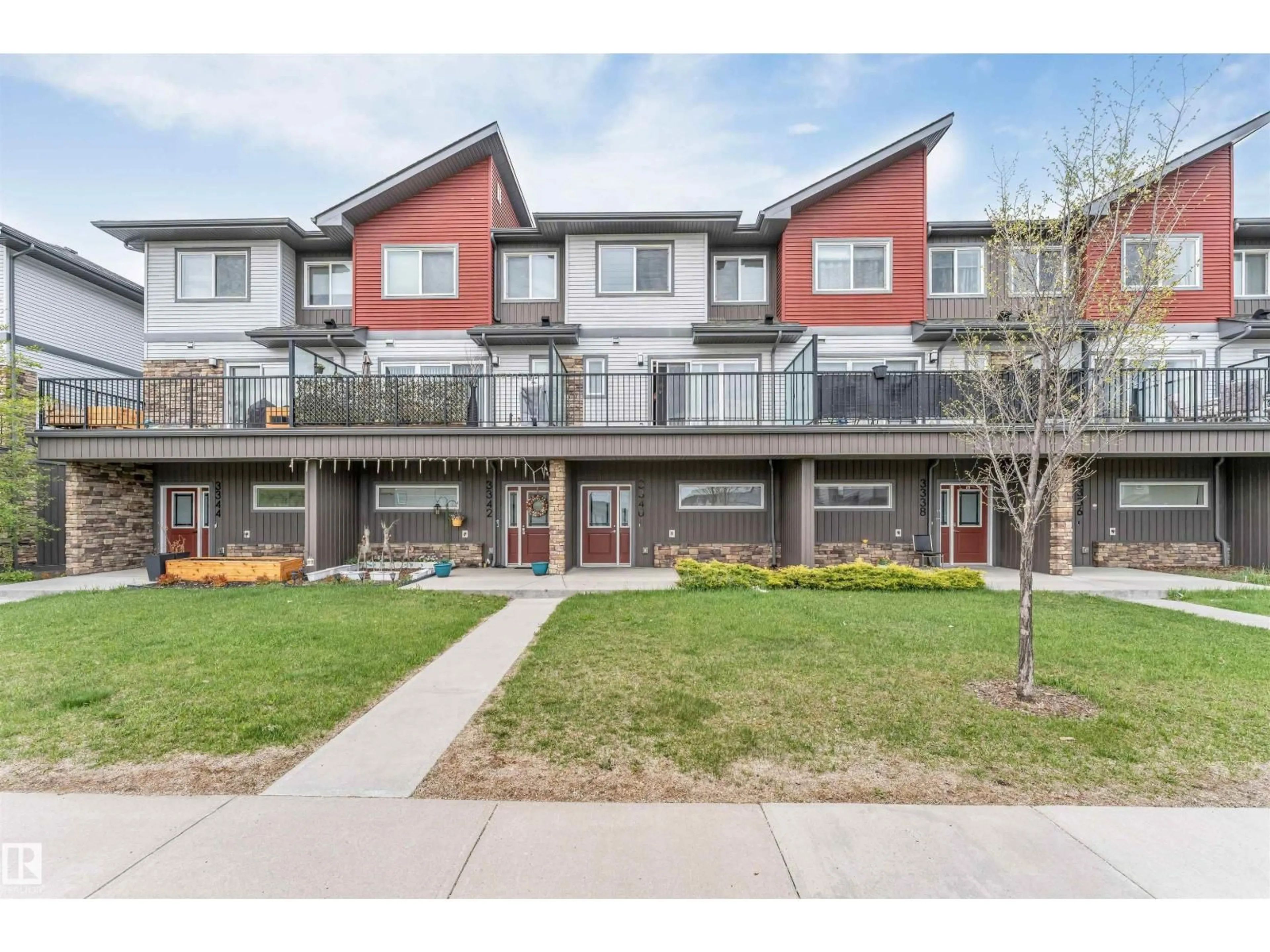 A pic from outside/outdoor area/front of a property/back of a property/a pic from drone, unknown for 3340 15A AV, Edmonton Alberta T6T0Y1