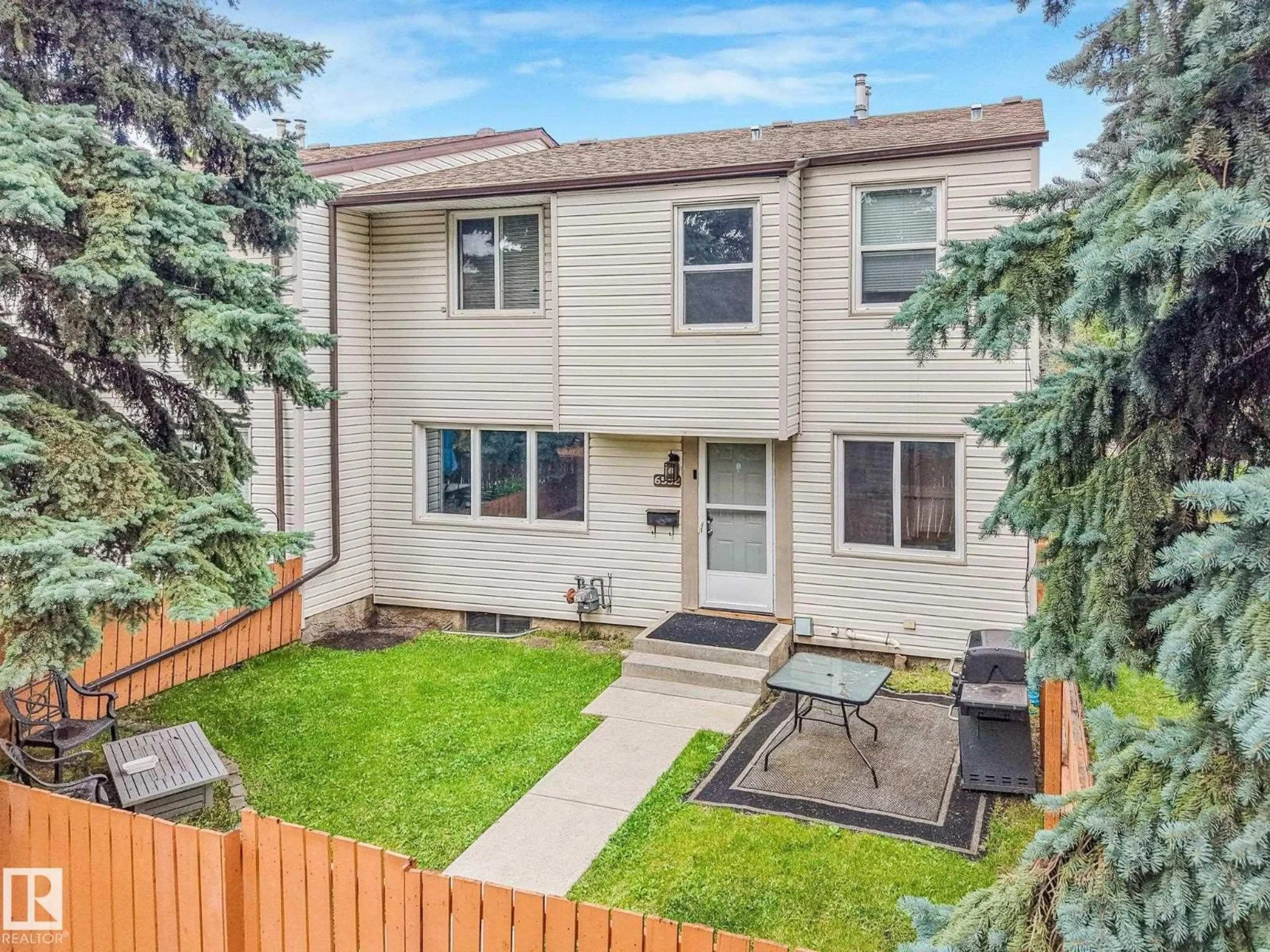 A pic from outside/outdoor area/front of a property/back of a property/a pic from drone, street for NW - 6552 178 ST, Edmonton Alberta T5T2A2
