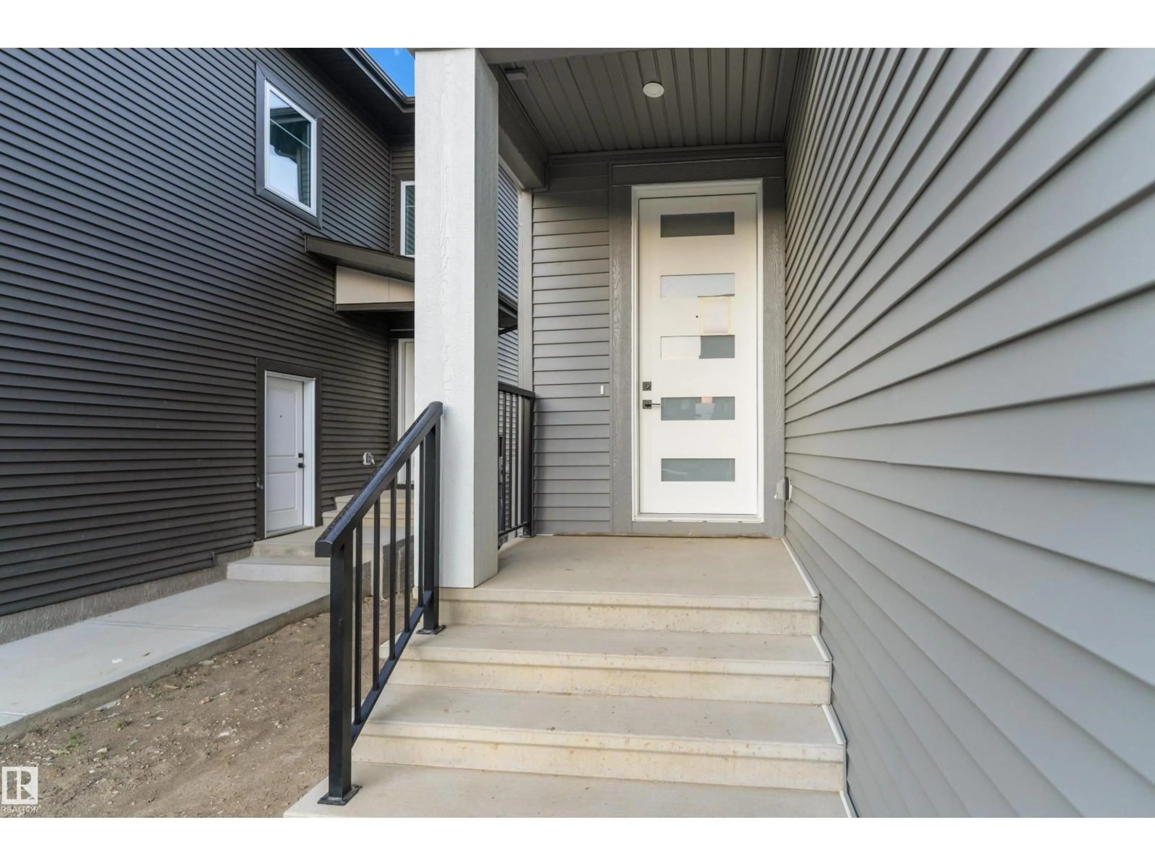 Indoor entryway for 236 LINDEN LO, Leduc Alberta T9E1T2