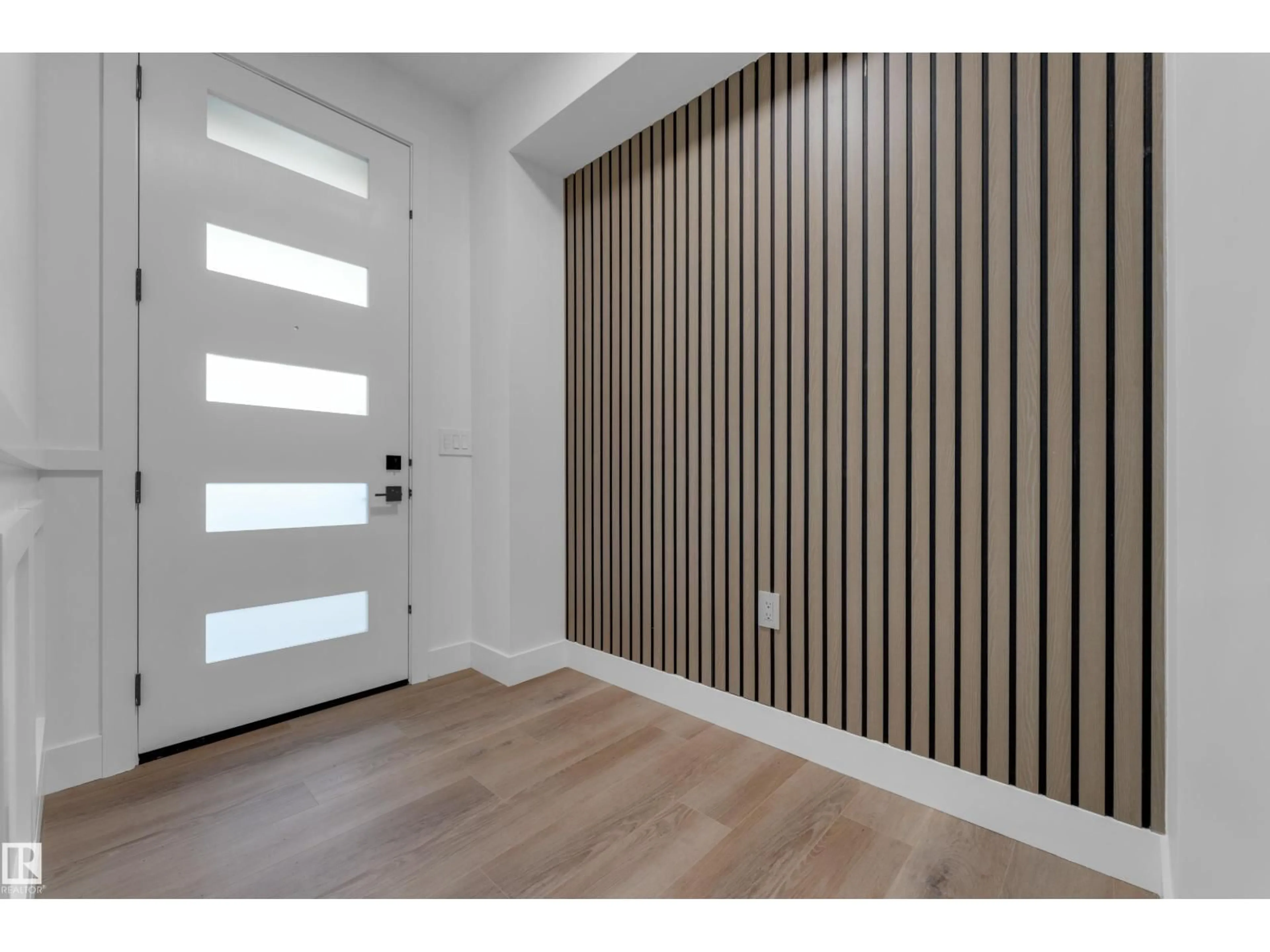 Indoor entryway for 236 LINDEN LO, Leduc Alberta T9E1T2