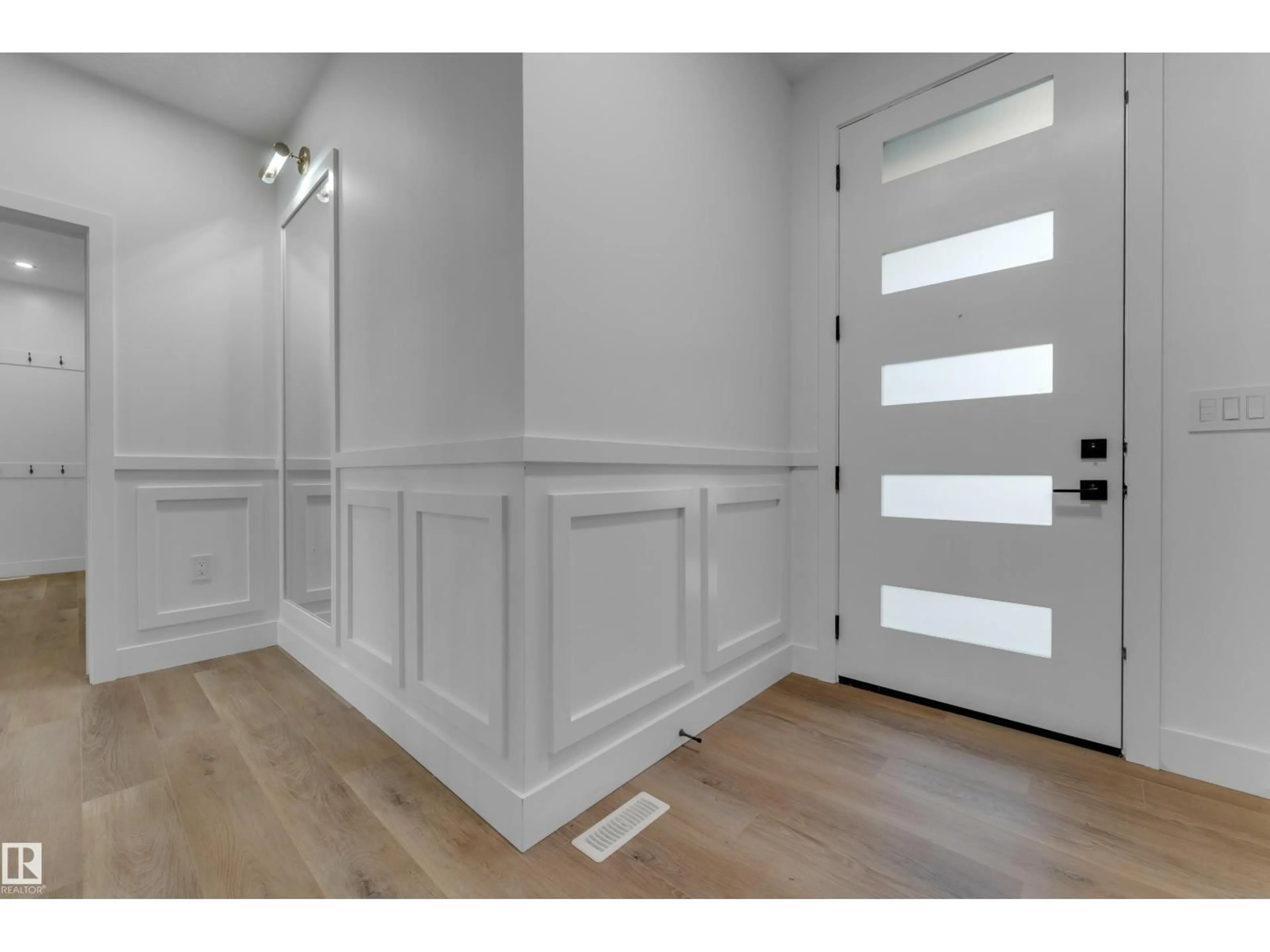 Indoor entryway for 236 LINDEN LO, Leduc Alberta T9E1T2