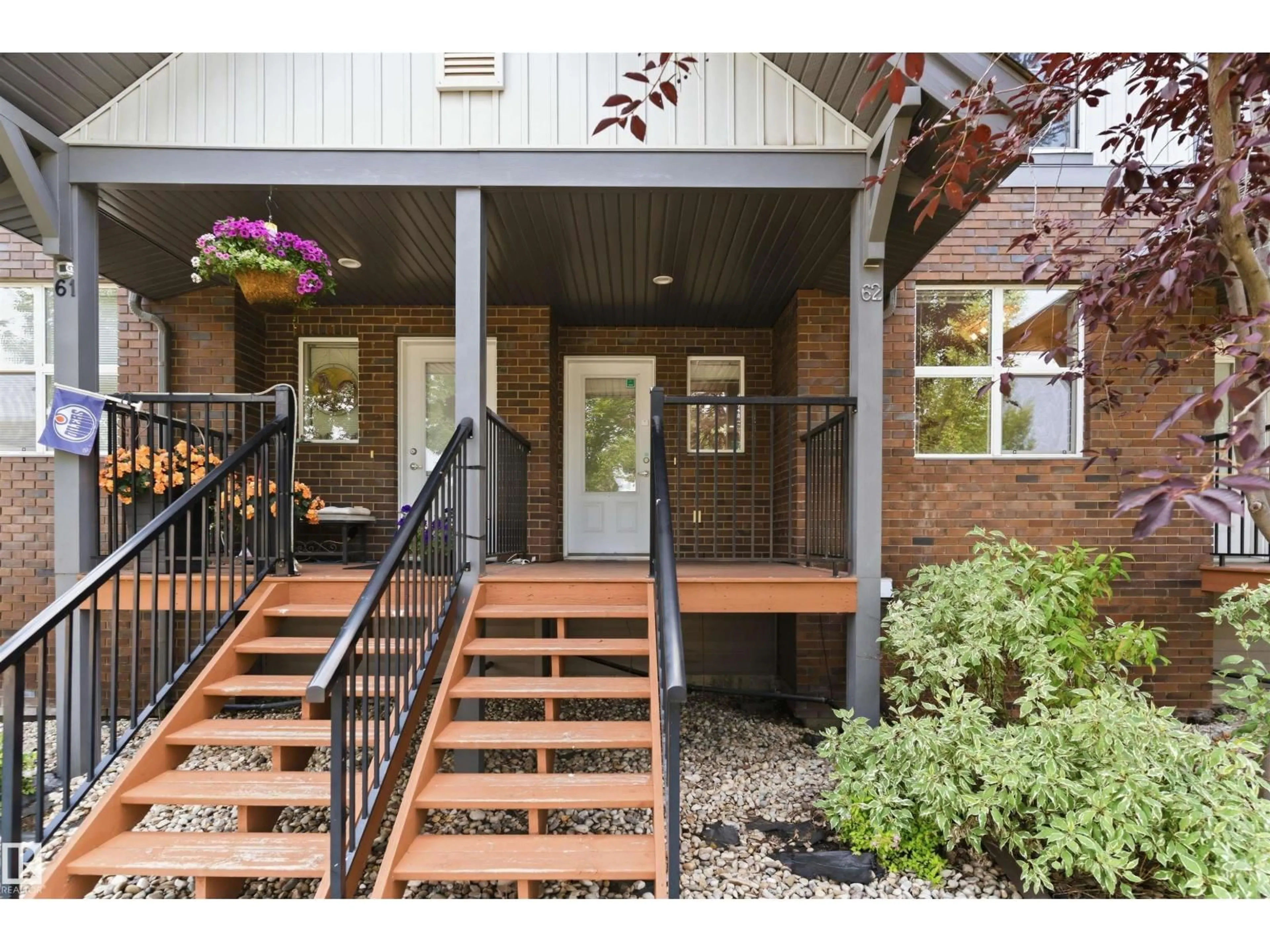 Indoor entryway for 675 - 62 WATT BV, Edmonton Alberta T6X0Y2