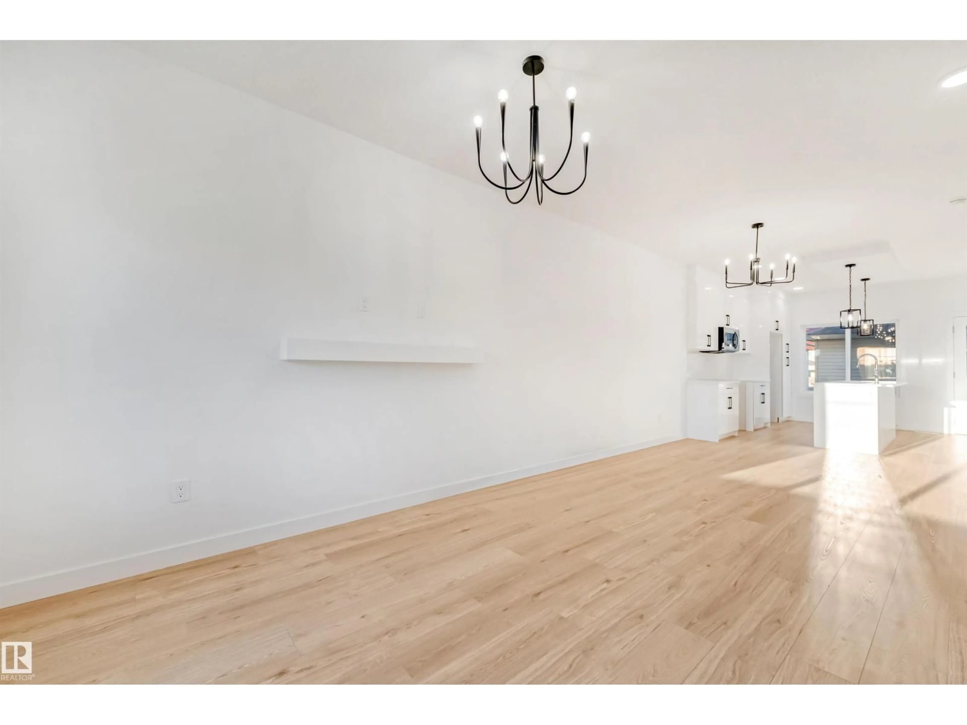 A pic of a room for 1507 211 STREET, Edmonton Alberta T6M3P2