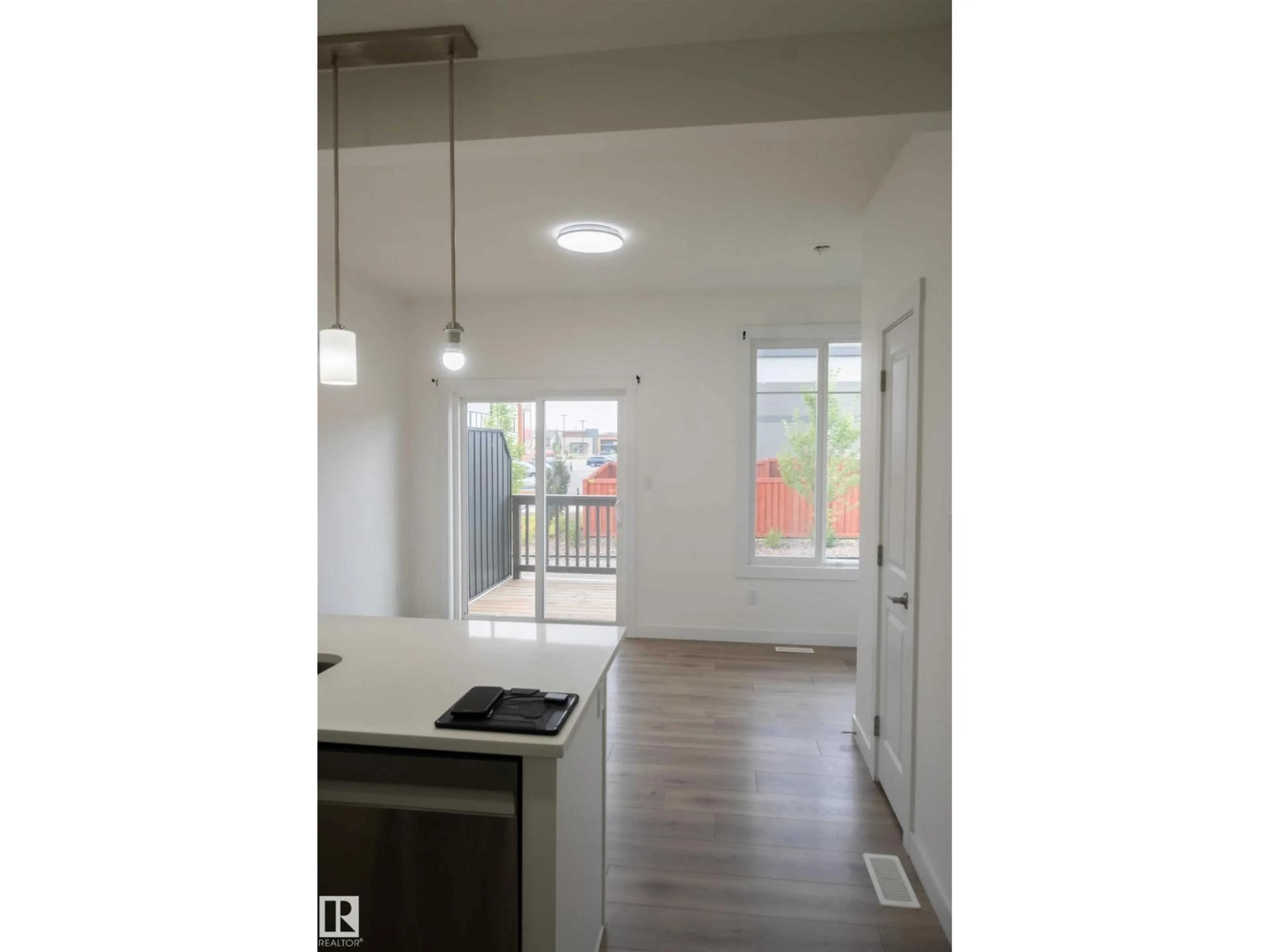 Unknown for SW - 64 2710 66 ST, Edmonton Alberta T6X3H4