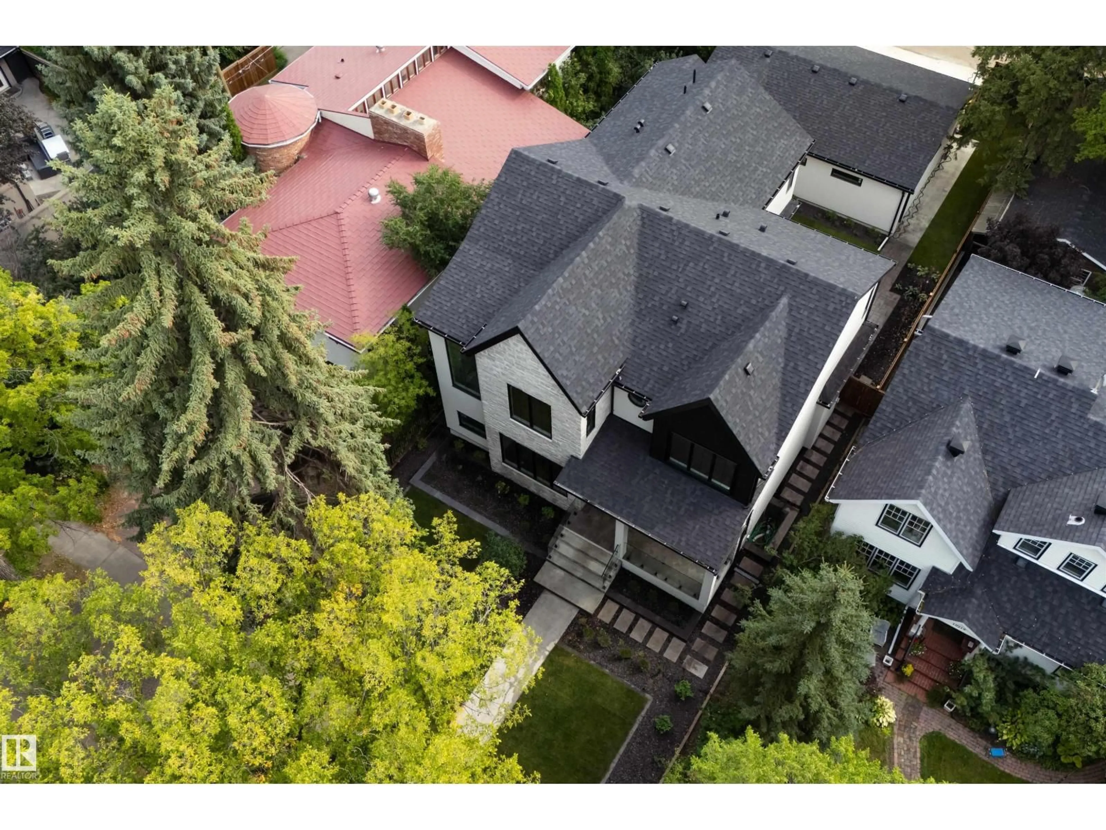 A pic from outside/outdoor area/front of a property/back of a property/a pic from drone, street for 10223 130 ST, Edmonton Alberta T5N1X4