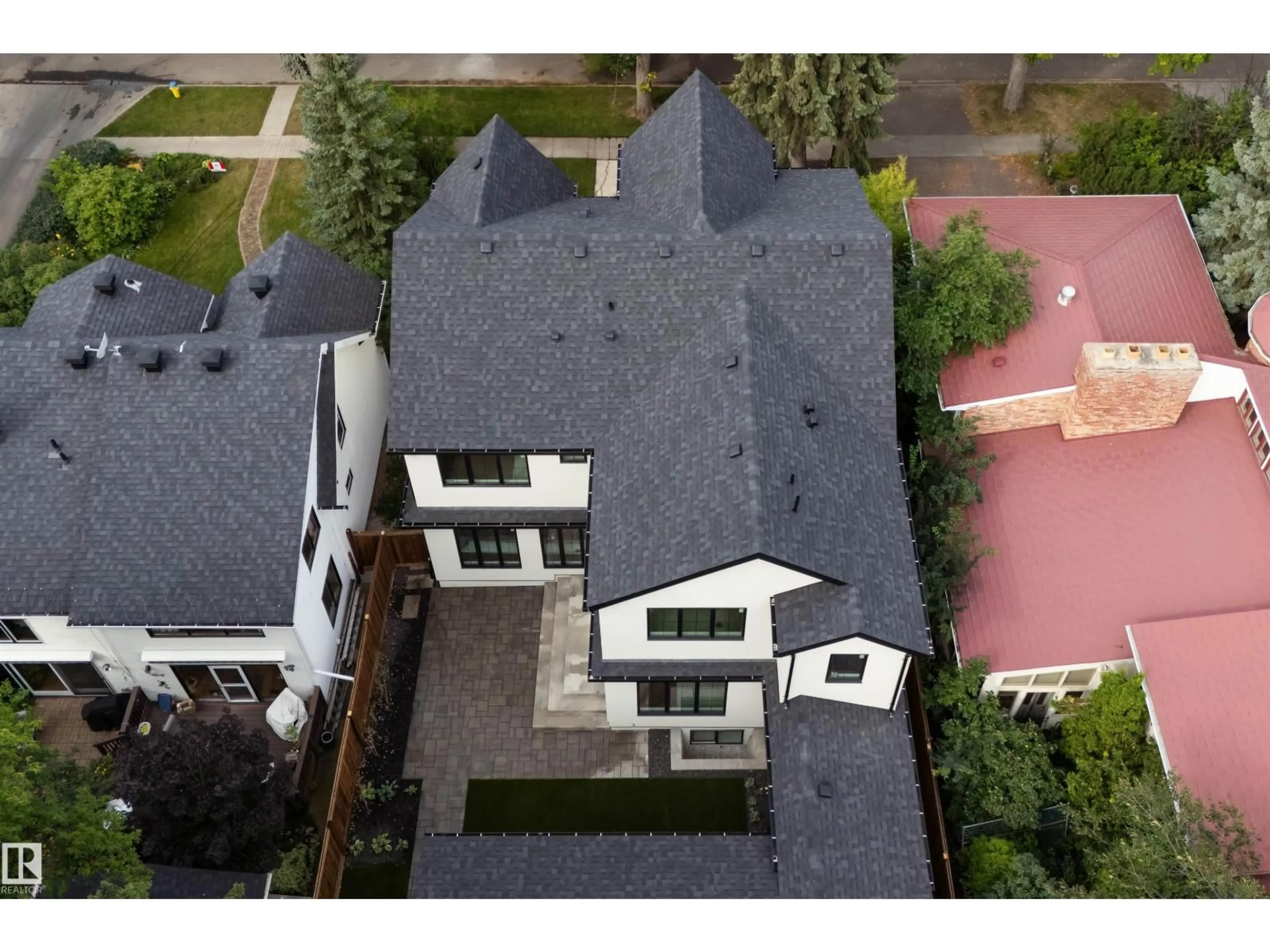 A pic from outside/outdoor area/front of a property/back of a property/a pic from drone, street for 10223 130 ST, Edmonton Alberta T5N1X4