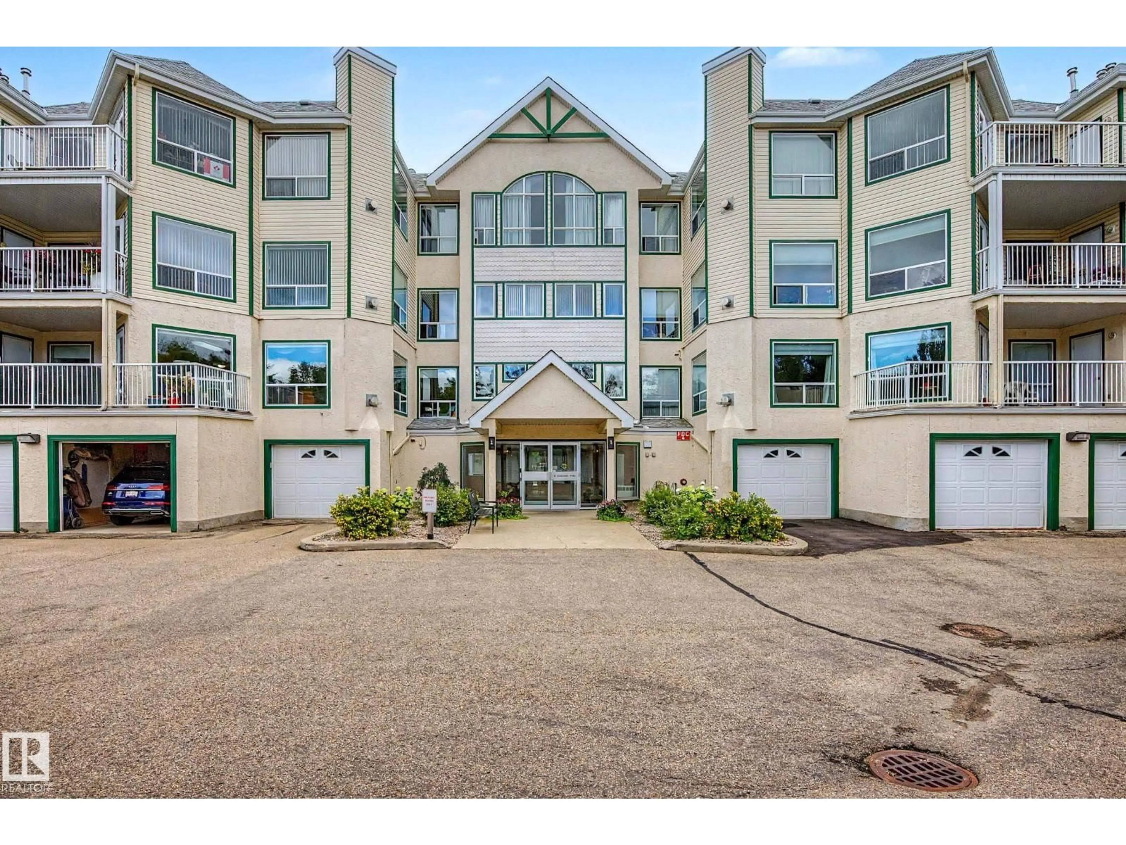 A pic from outside/outdoor area/front of a property/back of a property/a pic from drone, unknown for 10 - 206 IRONWOOD, St. Albert Alberta T8N6W4