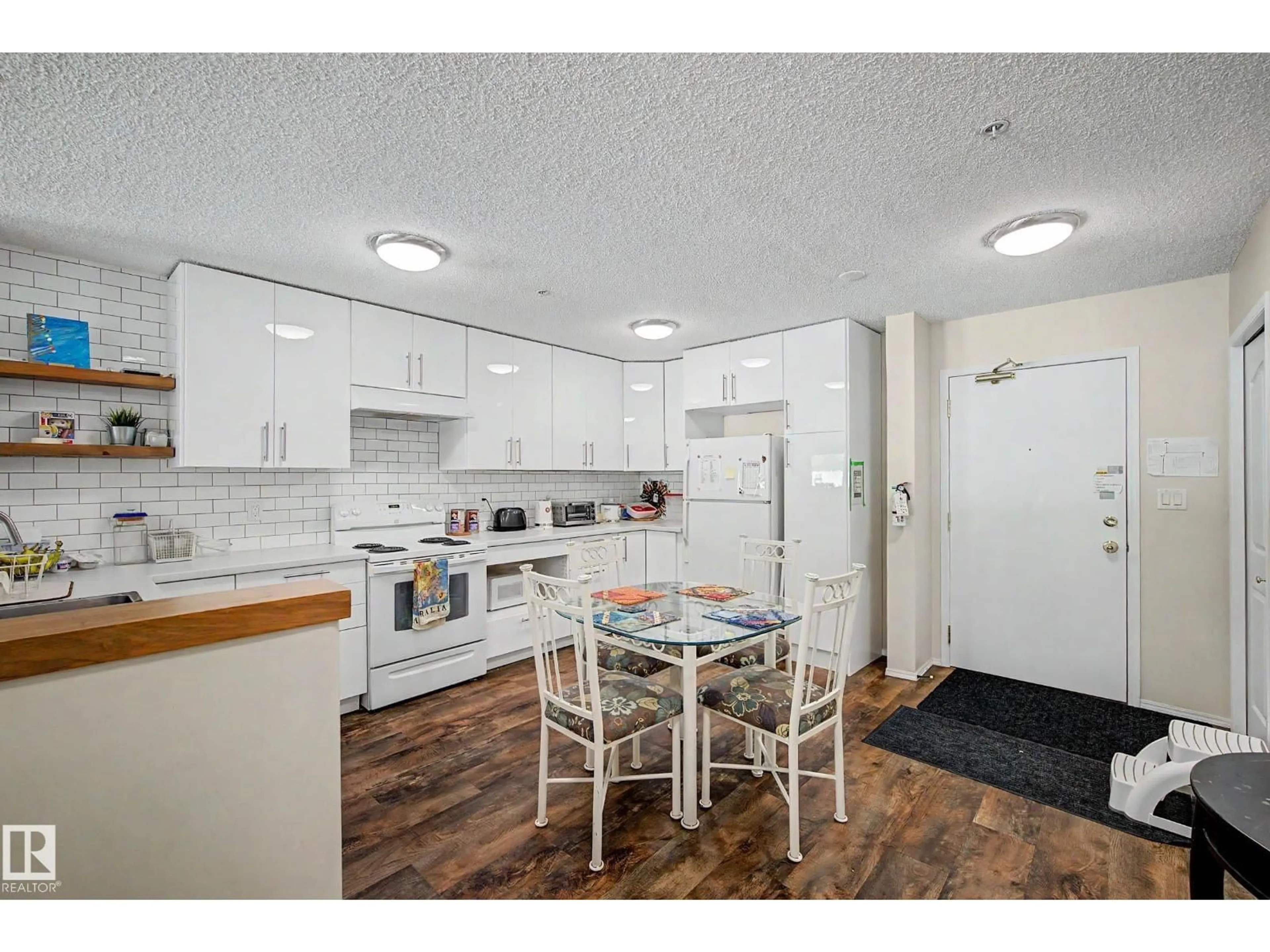 Standard kitchen, unknown for 10 - 206 IRONWOOD, St. Albert Alberta T8N6W4