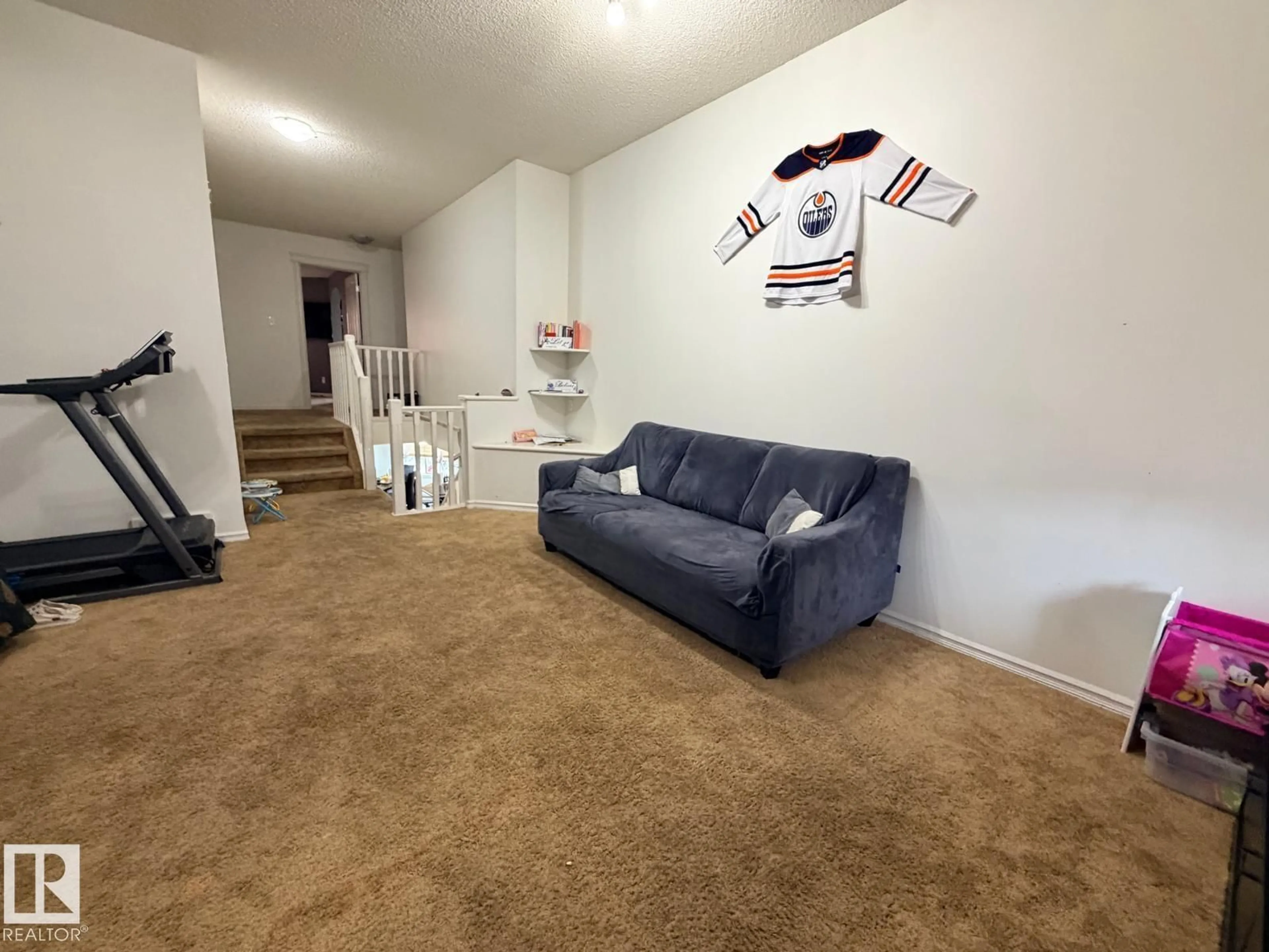 A pic of a room for 8715 11 AV SW, Edmonton Alberta T6X1J5
