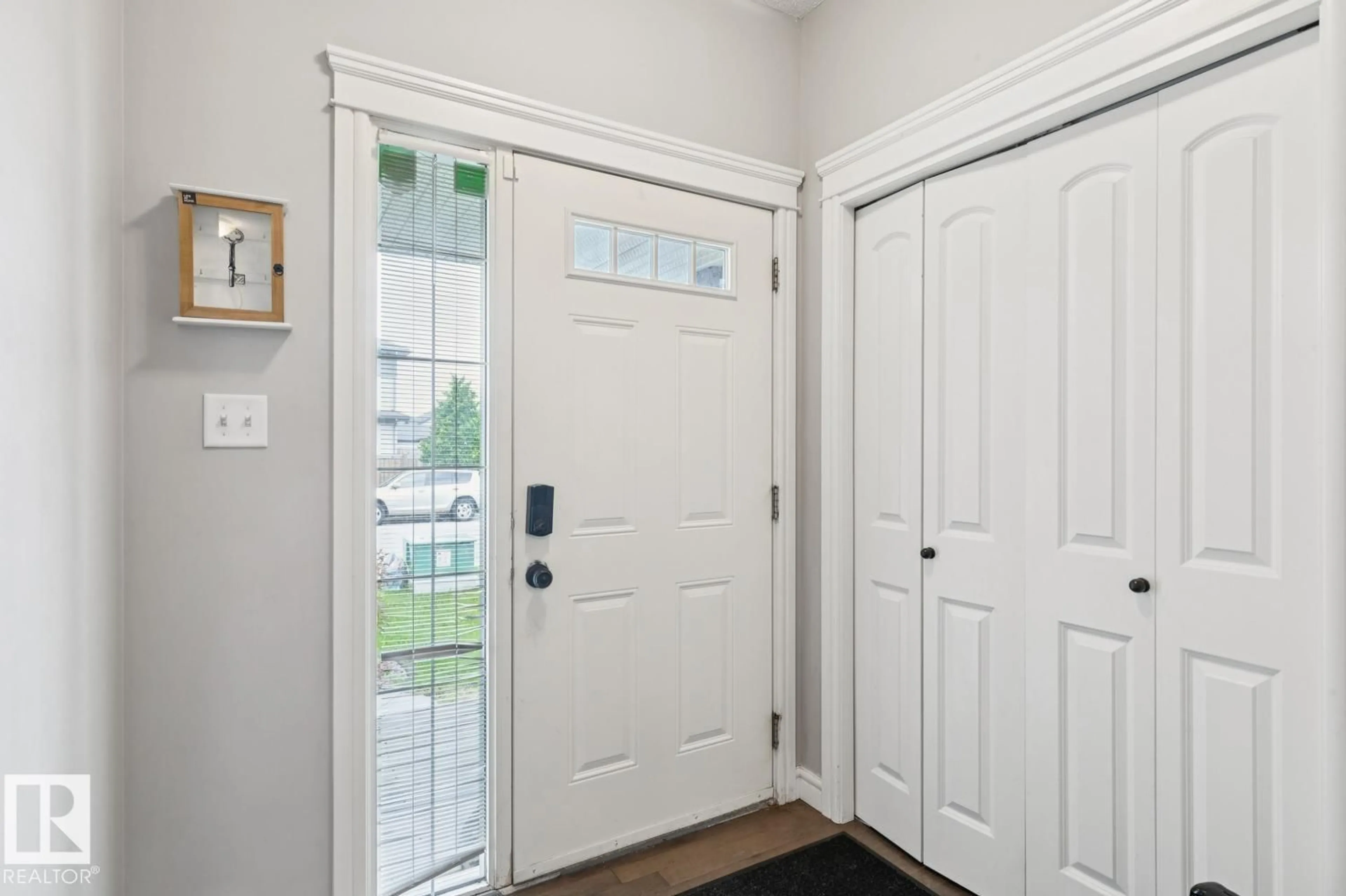 Indoor entryway for 17011 38 ST, Edmonton Alberta T5Y3S2