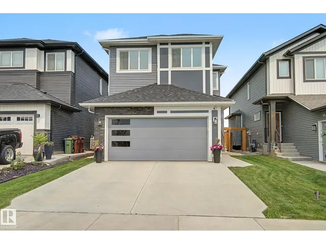 28 ROSEWOOD WY, St. Albert