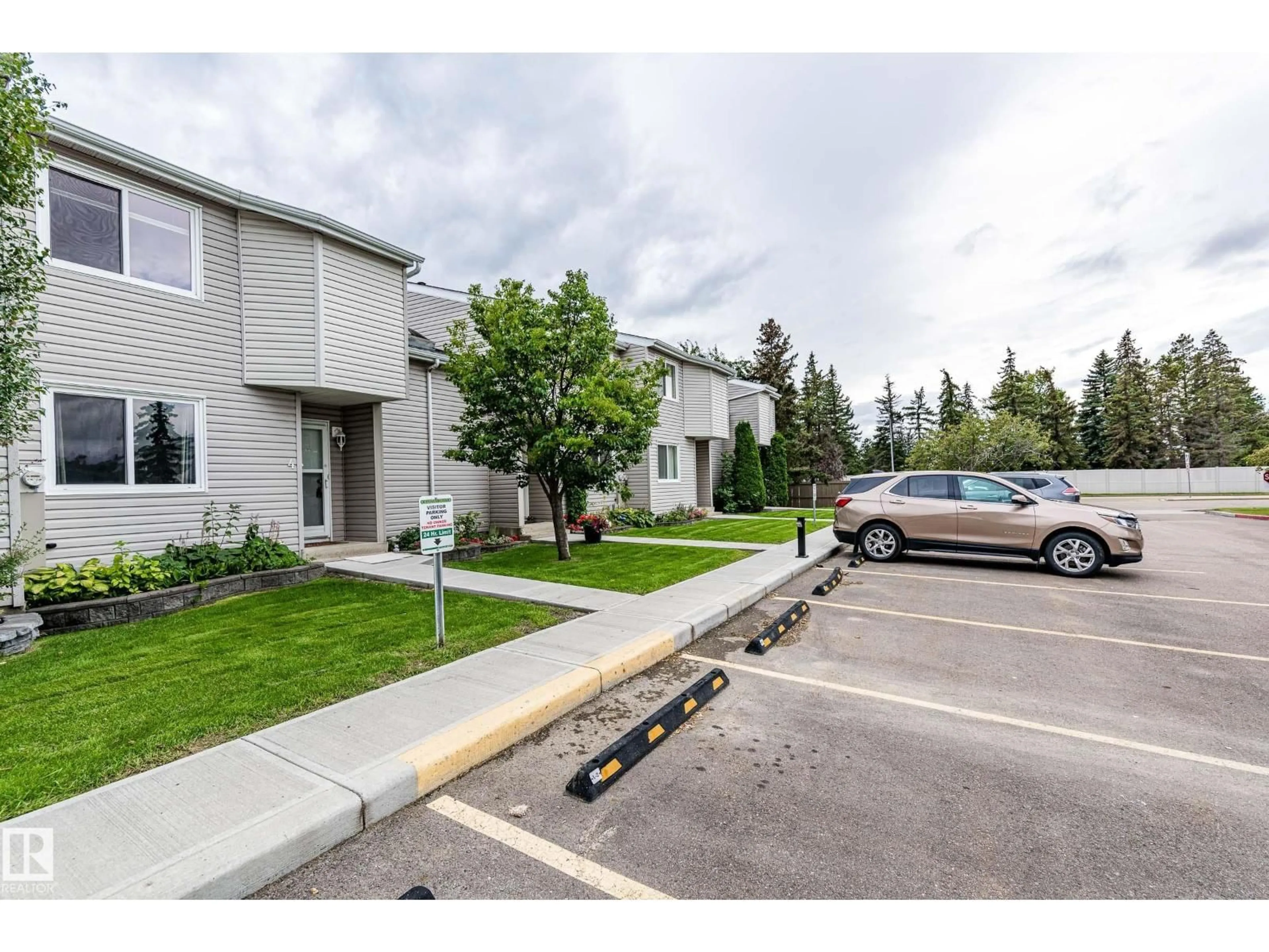 Unknown for #4 - 3221 119 ST NW, Edmonton Alberta T6J5K7