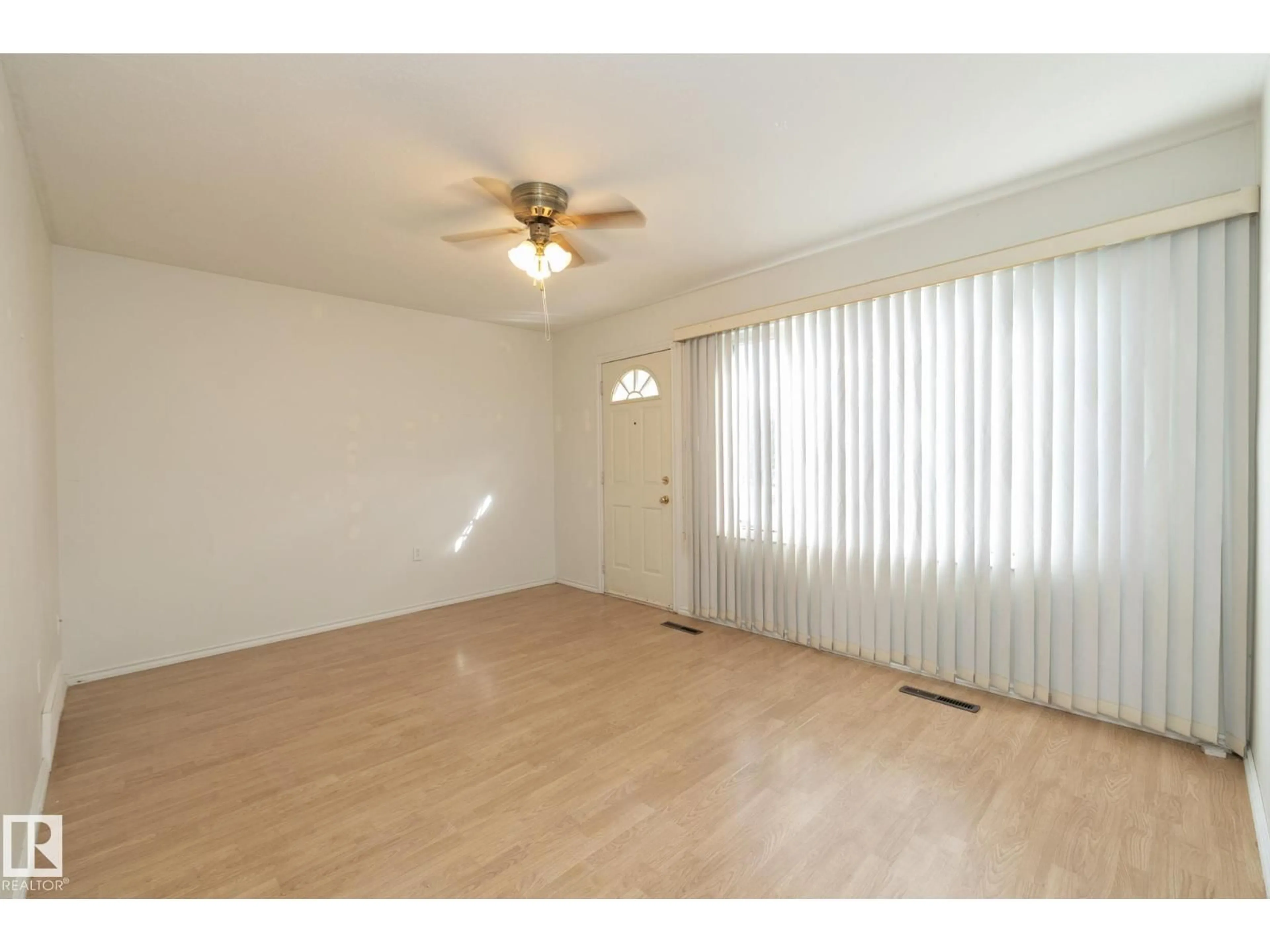 A pic of a room for 14 BANFF COURT, Devon Alberta T9G1X5