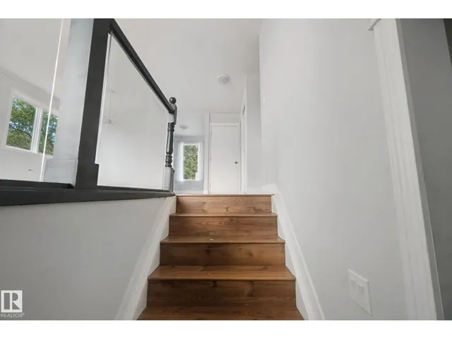 NW - 5928 11 AV, Edmonton 3