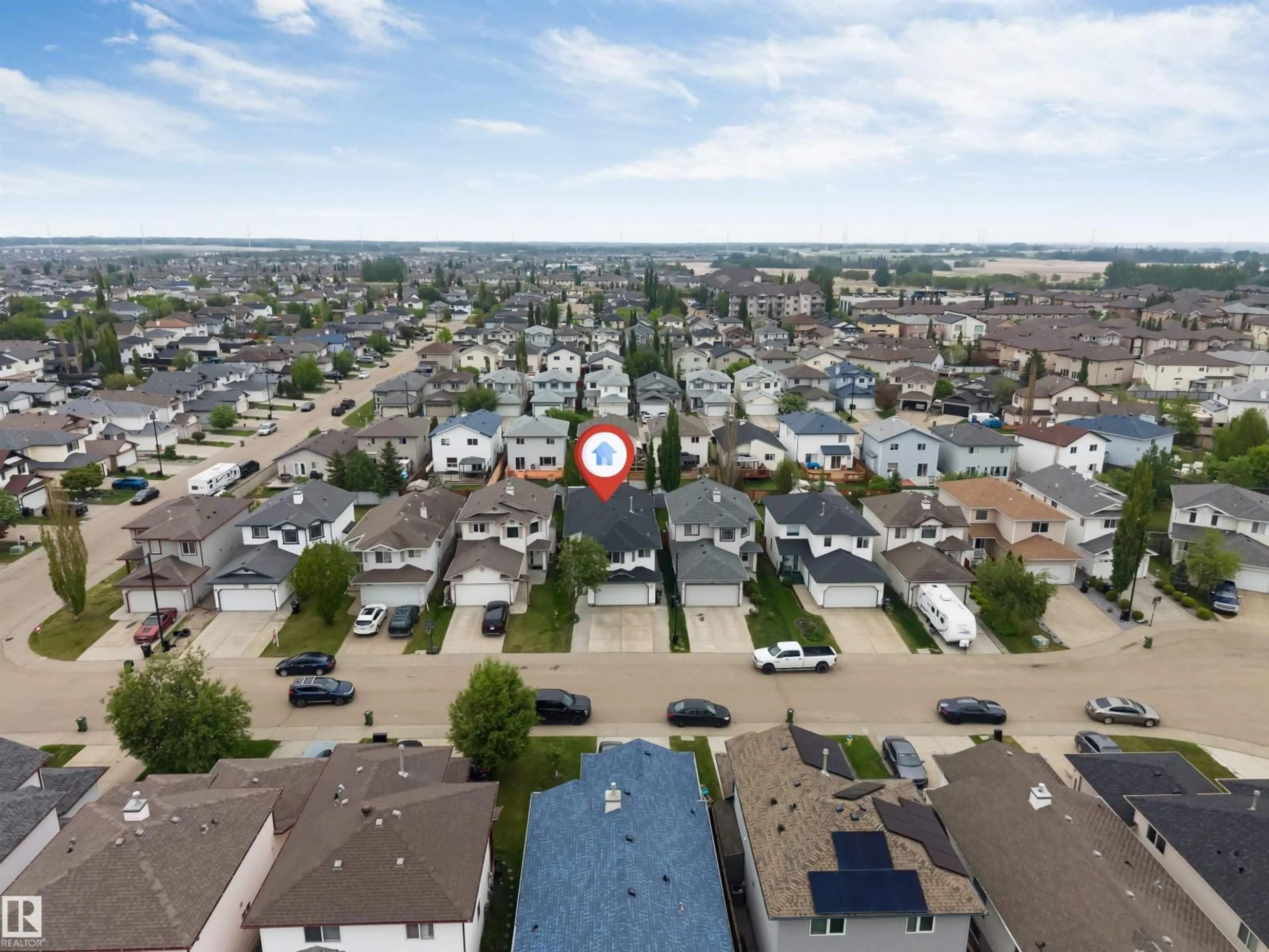 A pic from outside/outdoor area/front of a property/back of a property/a pic from drone, city buildings view from balcony for 3519 22 ST, Edmonton Alberta T6T1W2