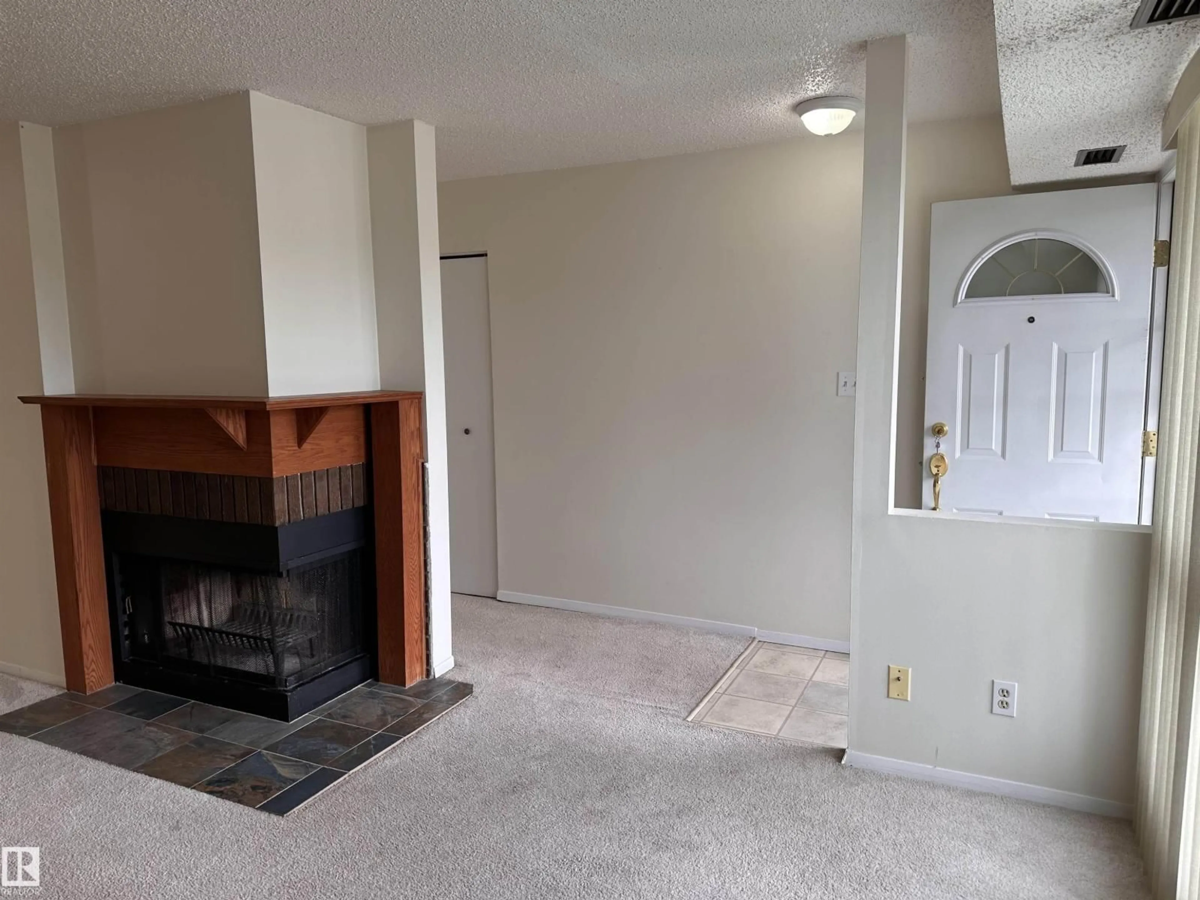 A pic of a room for #132 - 2703 79 ST, Edmonton Alberta T6K3Z6