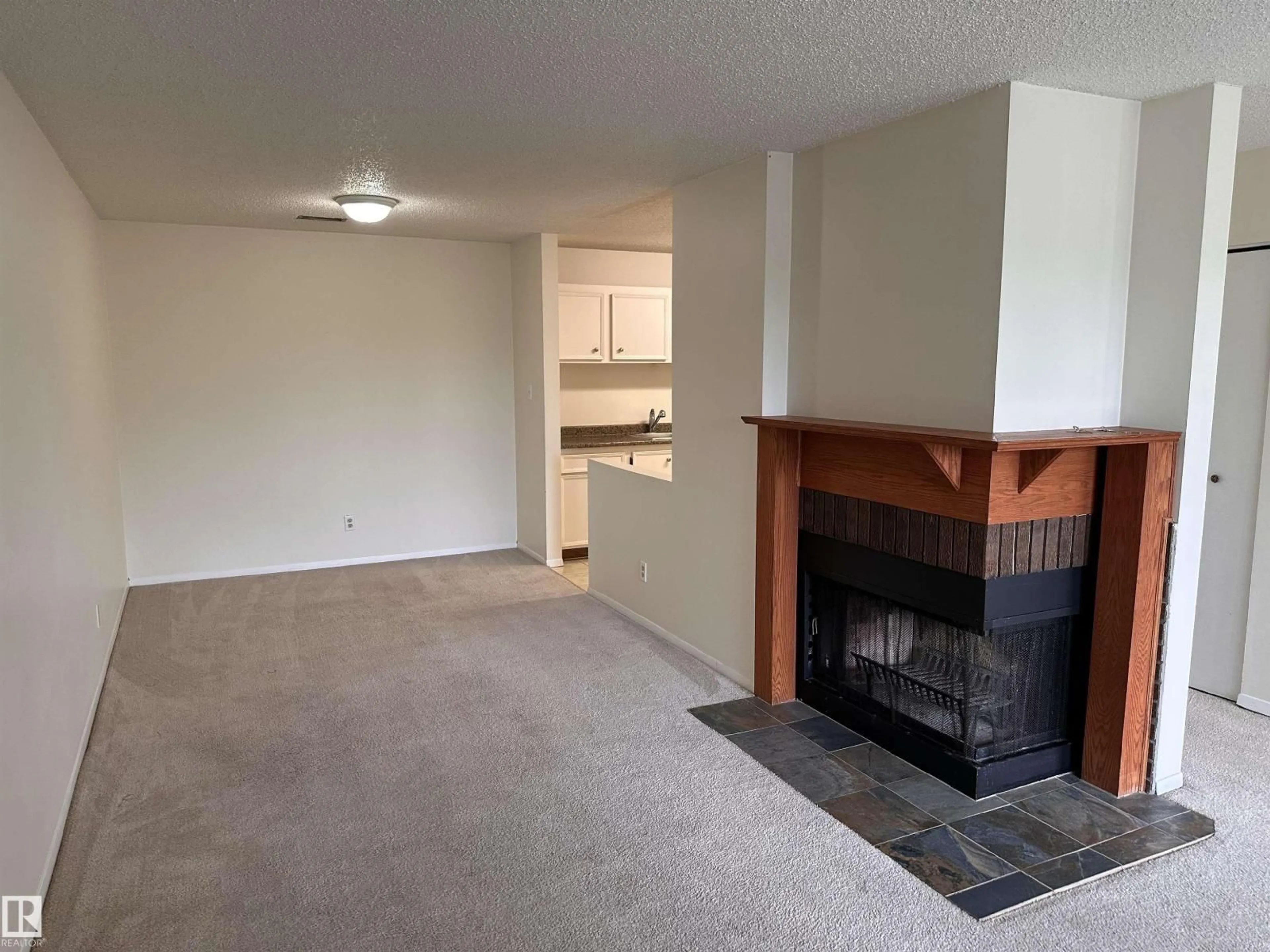 A pic of a room for #132 - 2703 79 ST, Edmonton Alberta T6K3Z6