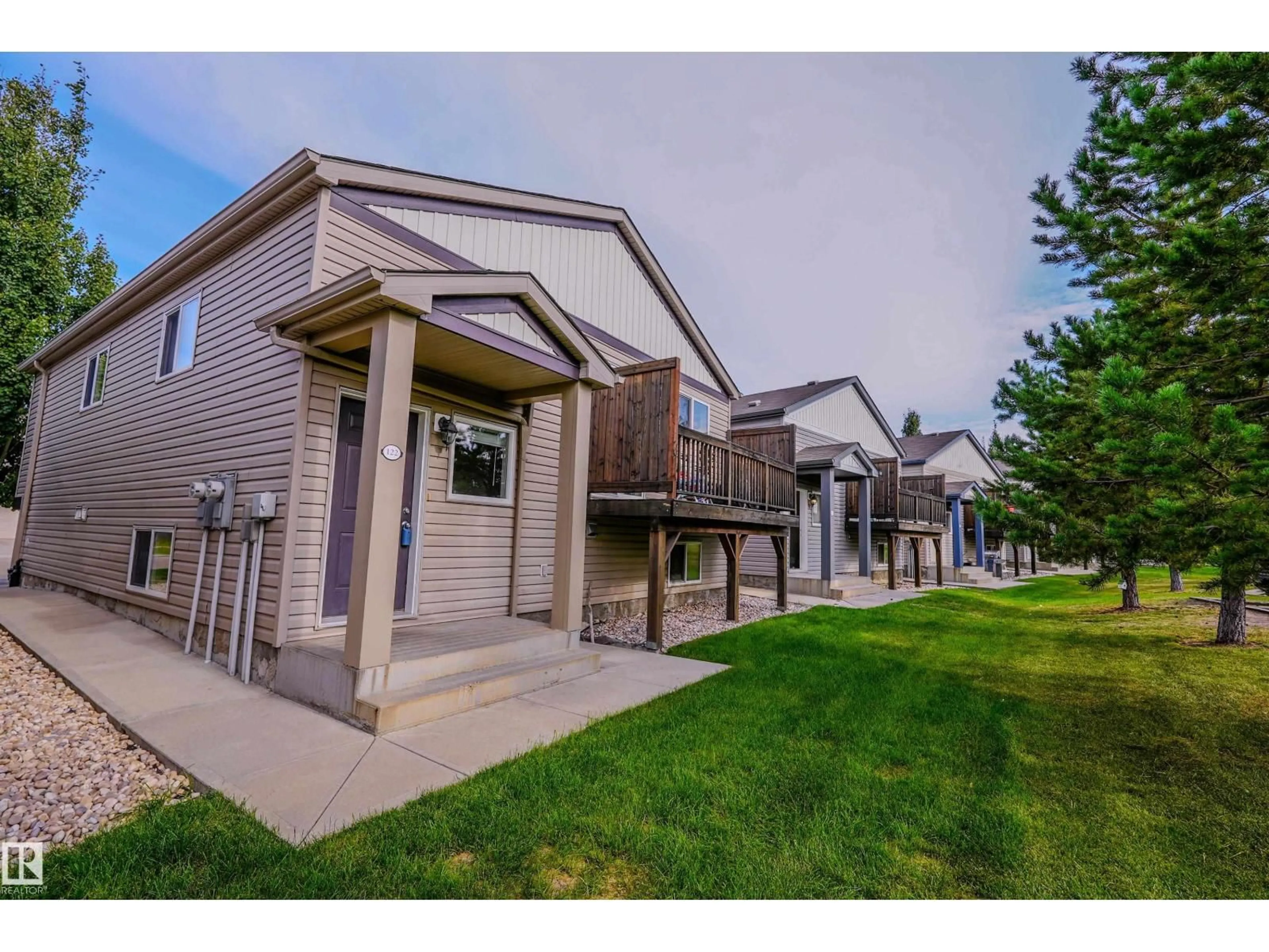 A pic from outside/outdoor area/front of a property/back of a property/a pic from drone, unknown for 142 - 122 SELKIRK PL, Leduc Alberta T9E0M9