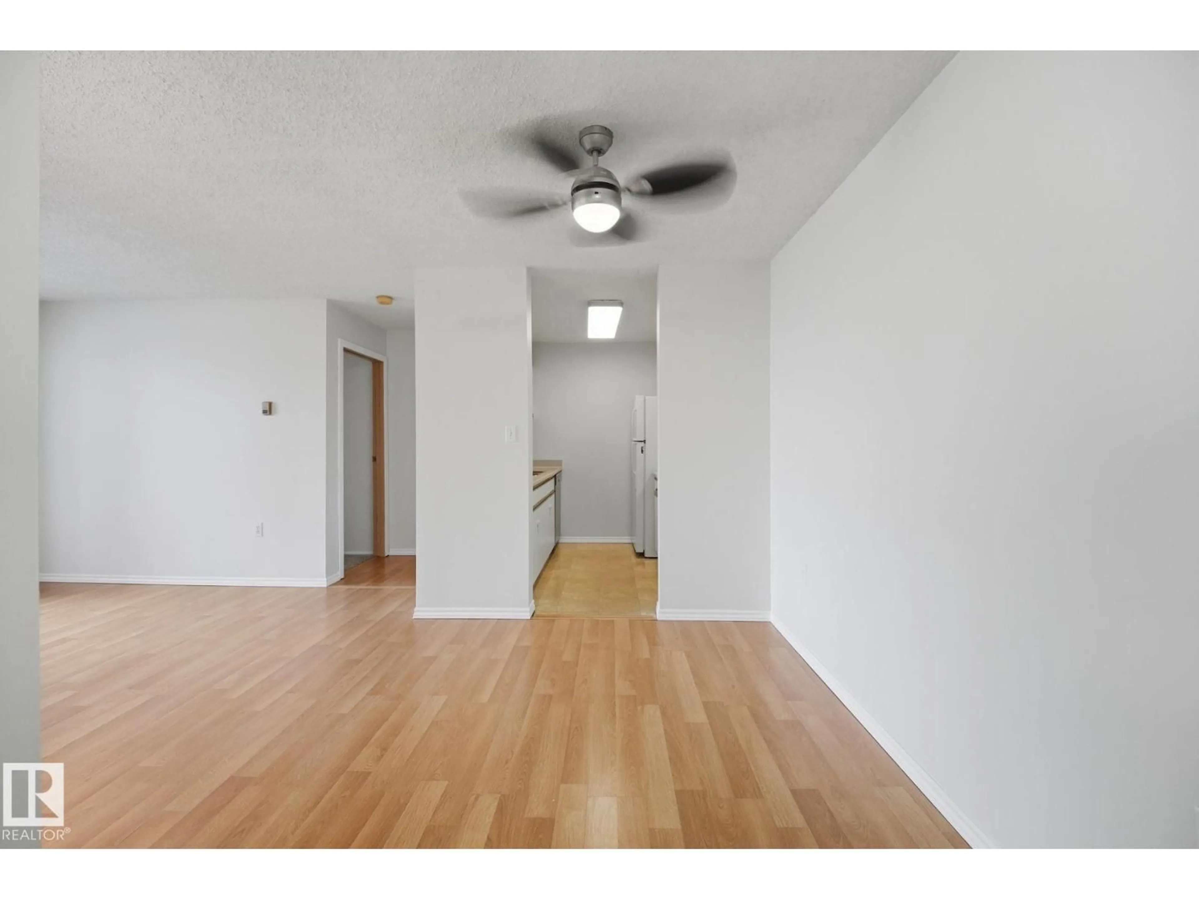 A pic of a room for 10636 - 228 120 ST NW, Edmonton Alberta T5H4L5