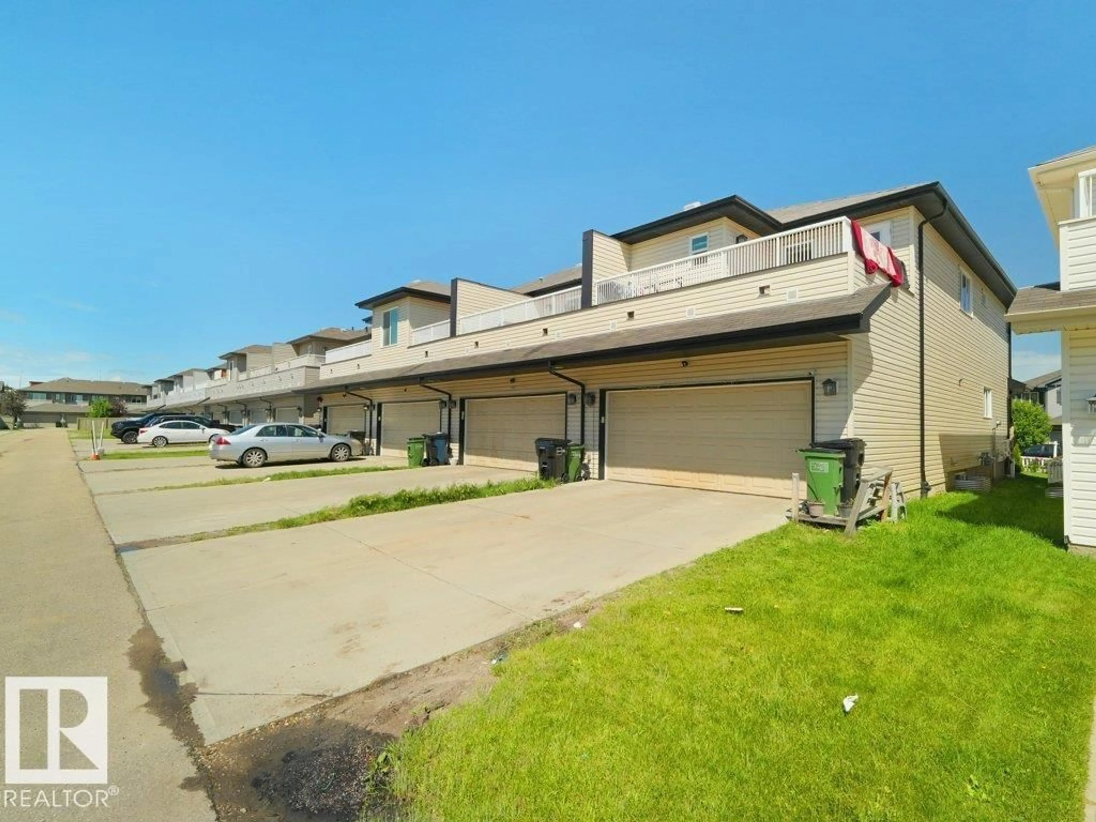A pic from outside/outdoor area/front of a property/back of a property/a pic from drone, street for 1419 27 AV, Edmonton Alberta T5T0W1