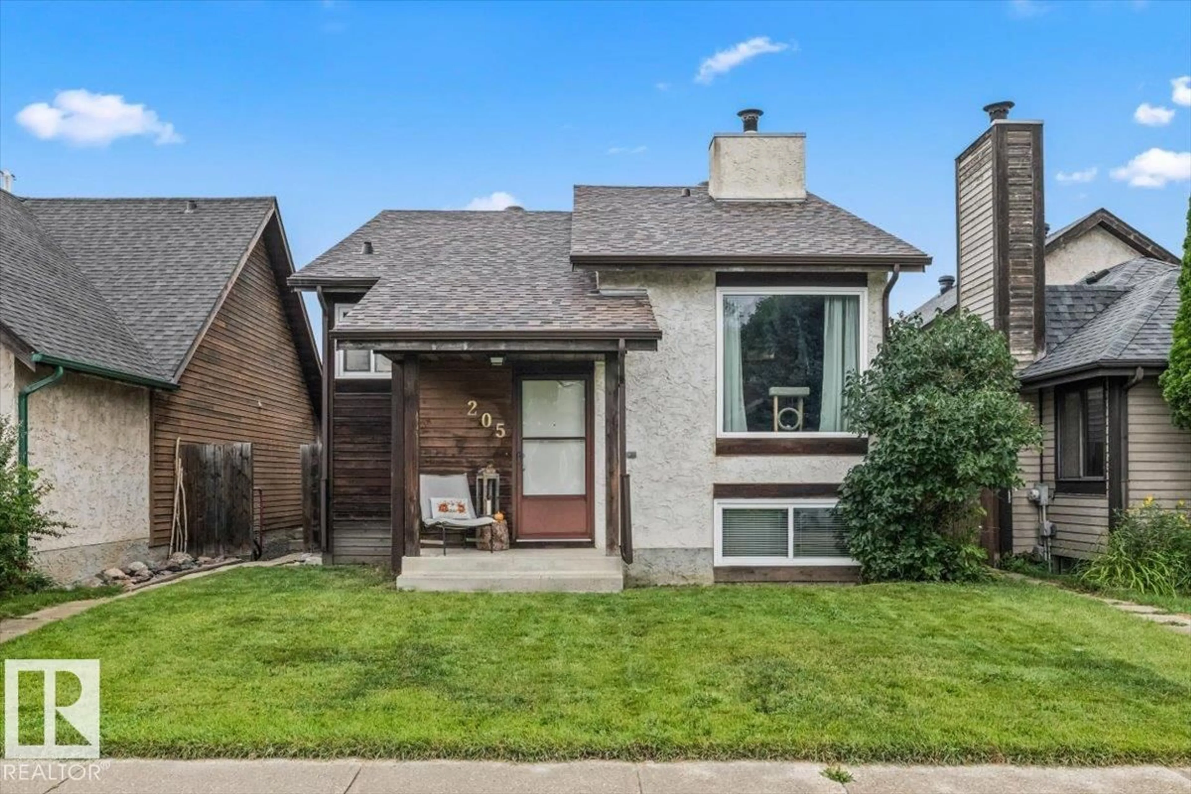 Home with brick exterior material, street for 205 WESTON DR, Spruce Grove Alberta T7X1V1