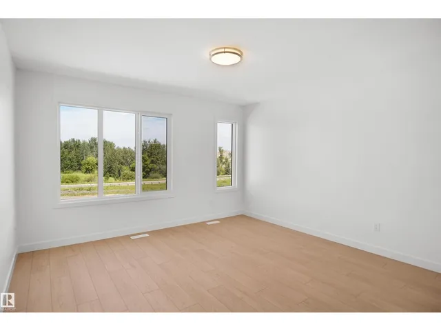 924 19 AV, Edmonton 3
