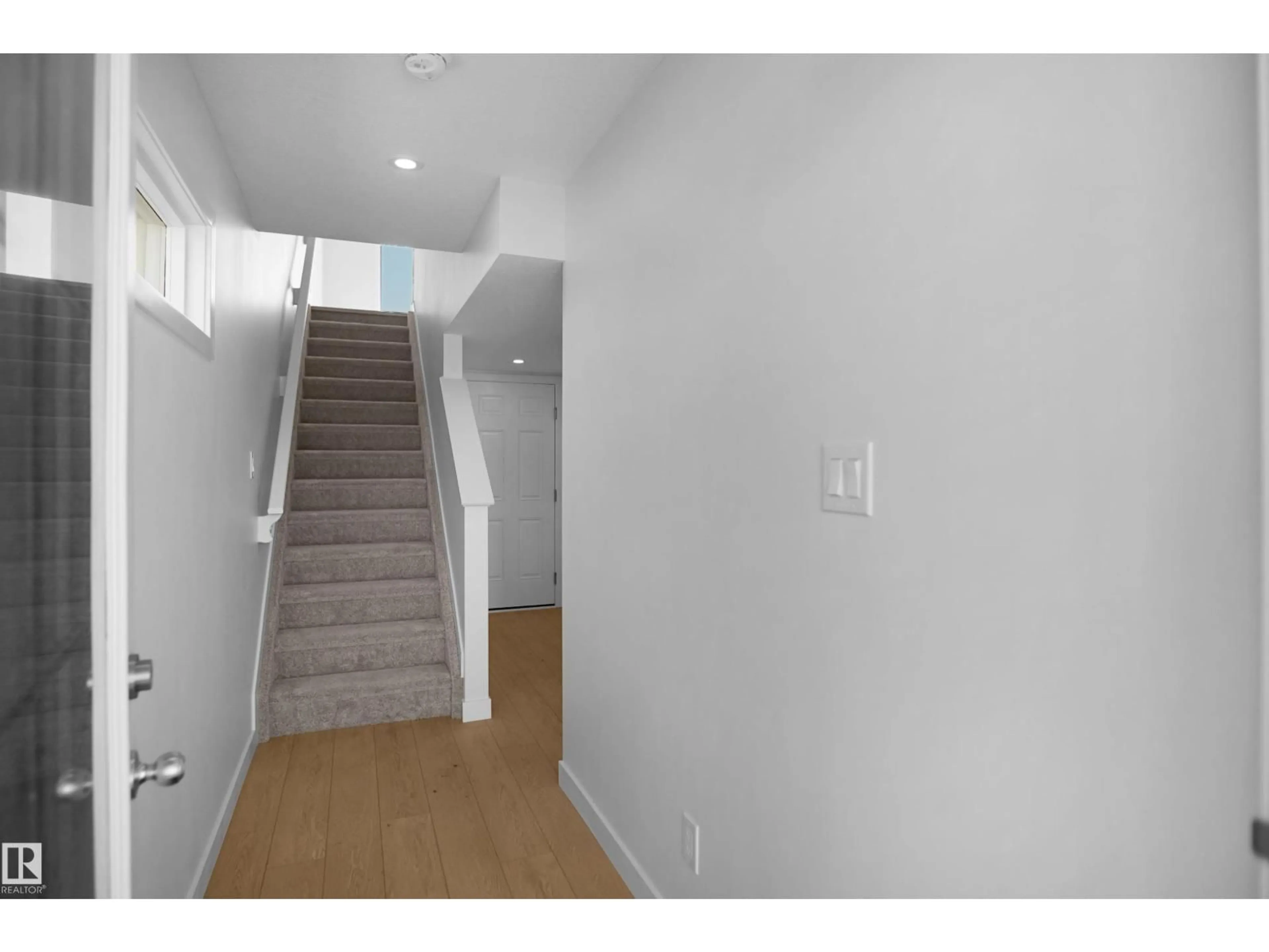 Unknown for 21305 131A AV, Edmonton Alberta T5S0T7