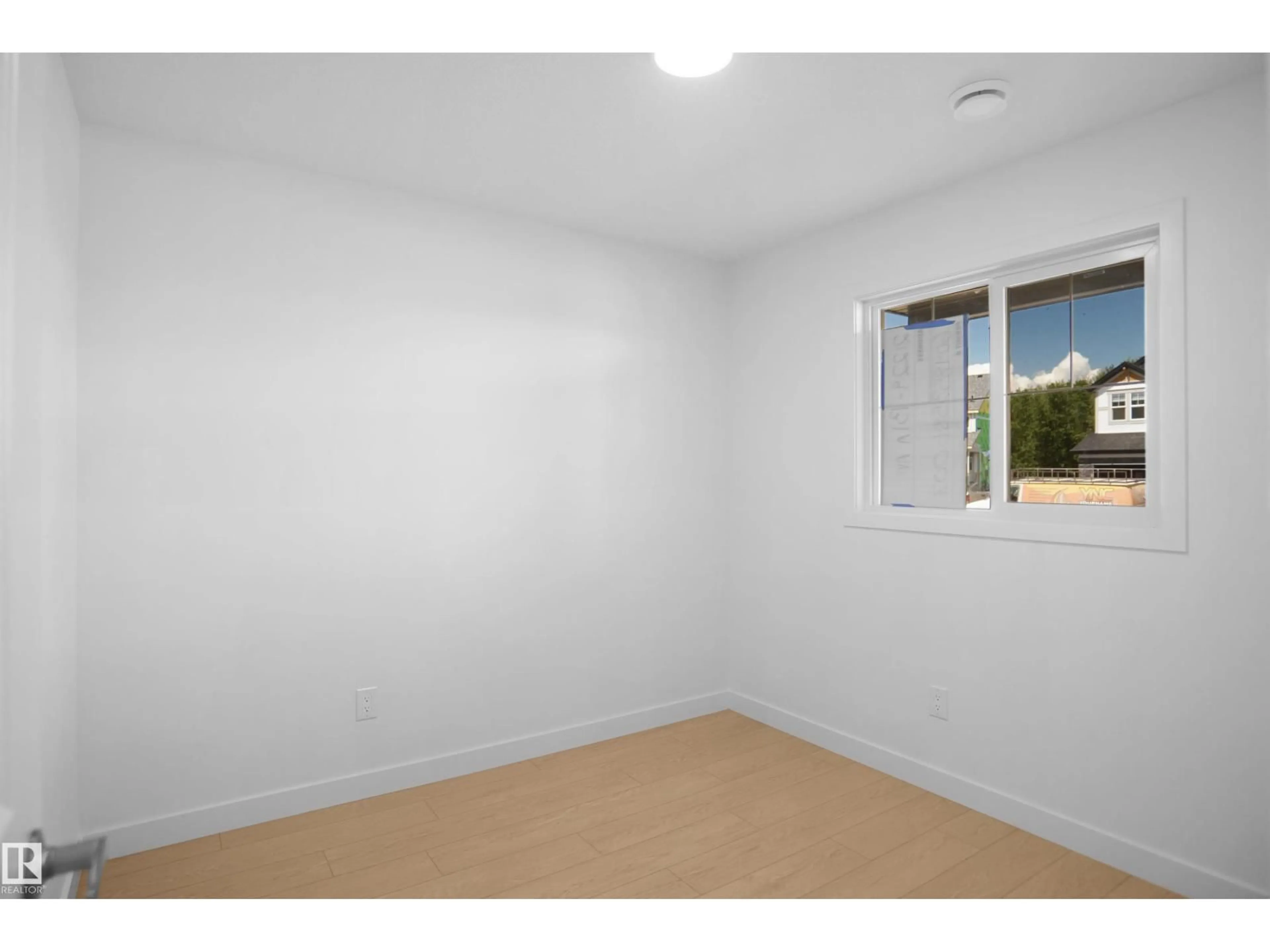 A pic of a room for 21229 131A AV, Edmonton Alberta T5S0T7