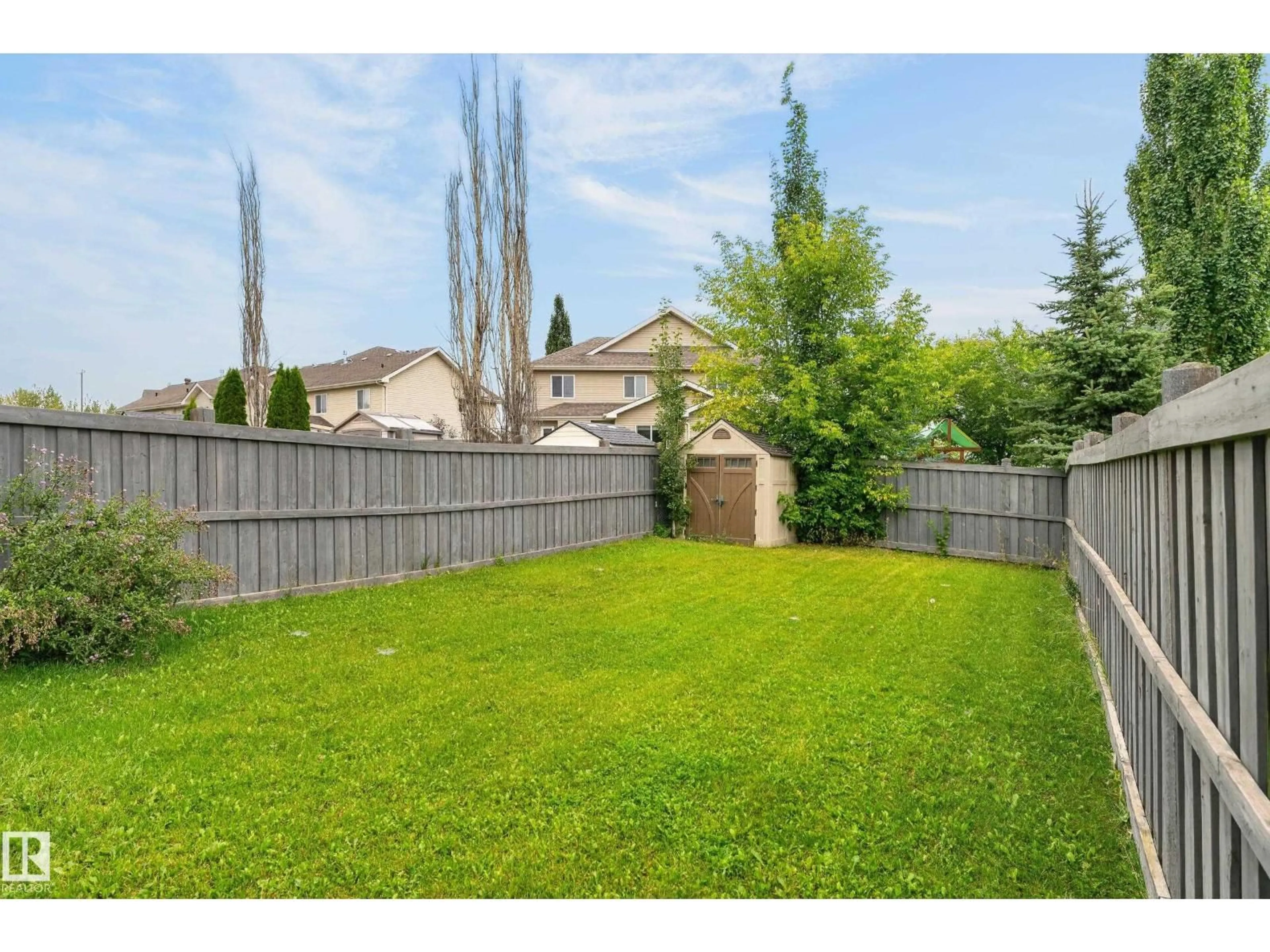 Patio, unknown for 21312 48 AV, Edmonton Alberta T6M0G7
