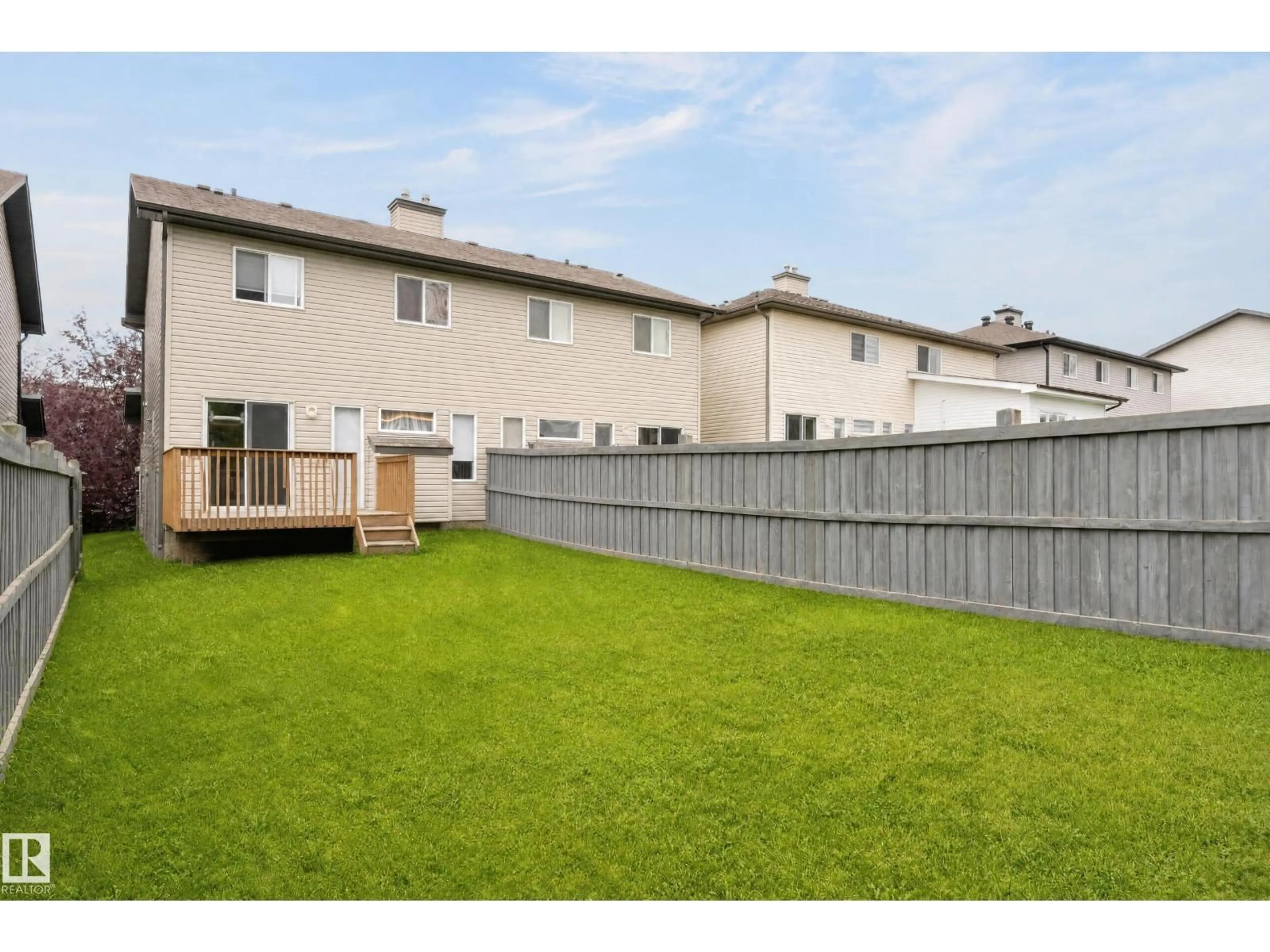 Patio, unknown for 21312 48 AV, Edmonton Alberta T6M0G7