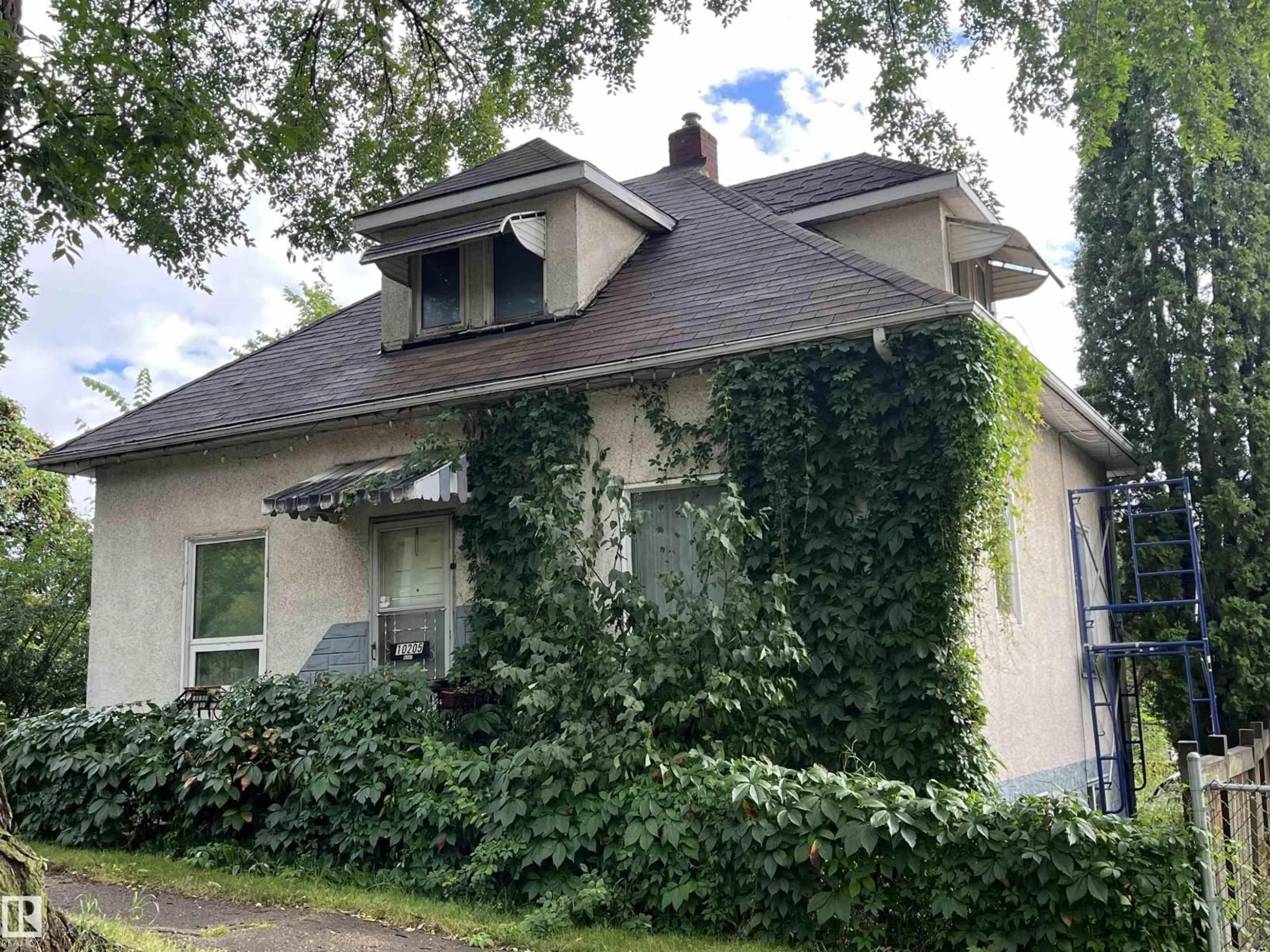 Unknown for 10205 92 ST, Edmonton Alberta T5H1T2