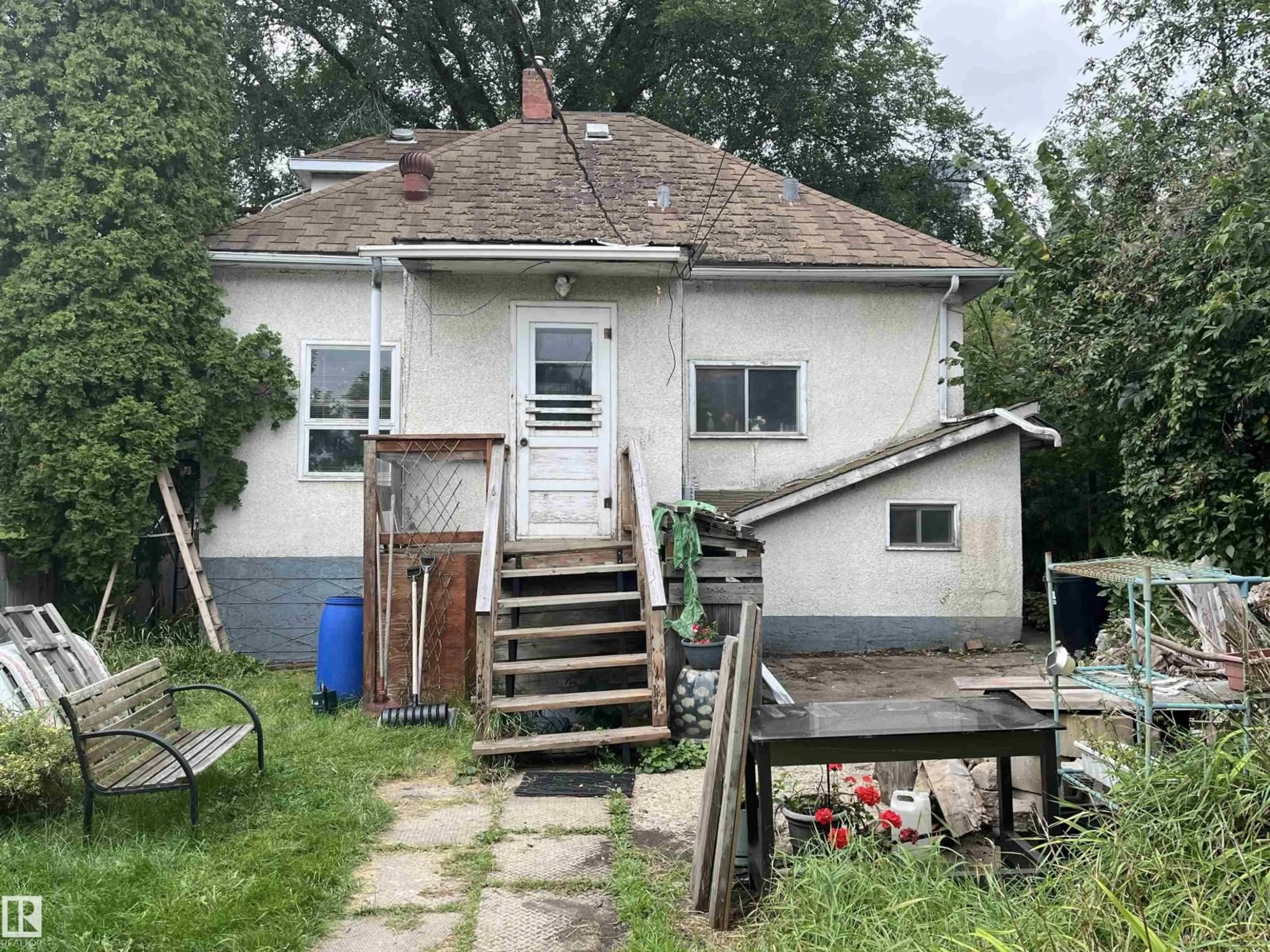 Unknown for 10205 92 ST, Edmonton Alberta T5H1T2