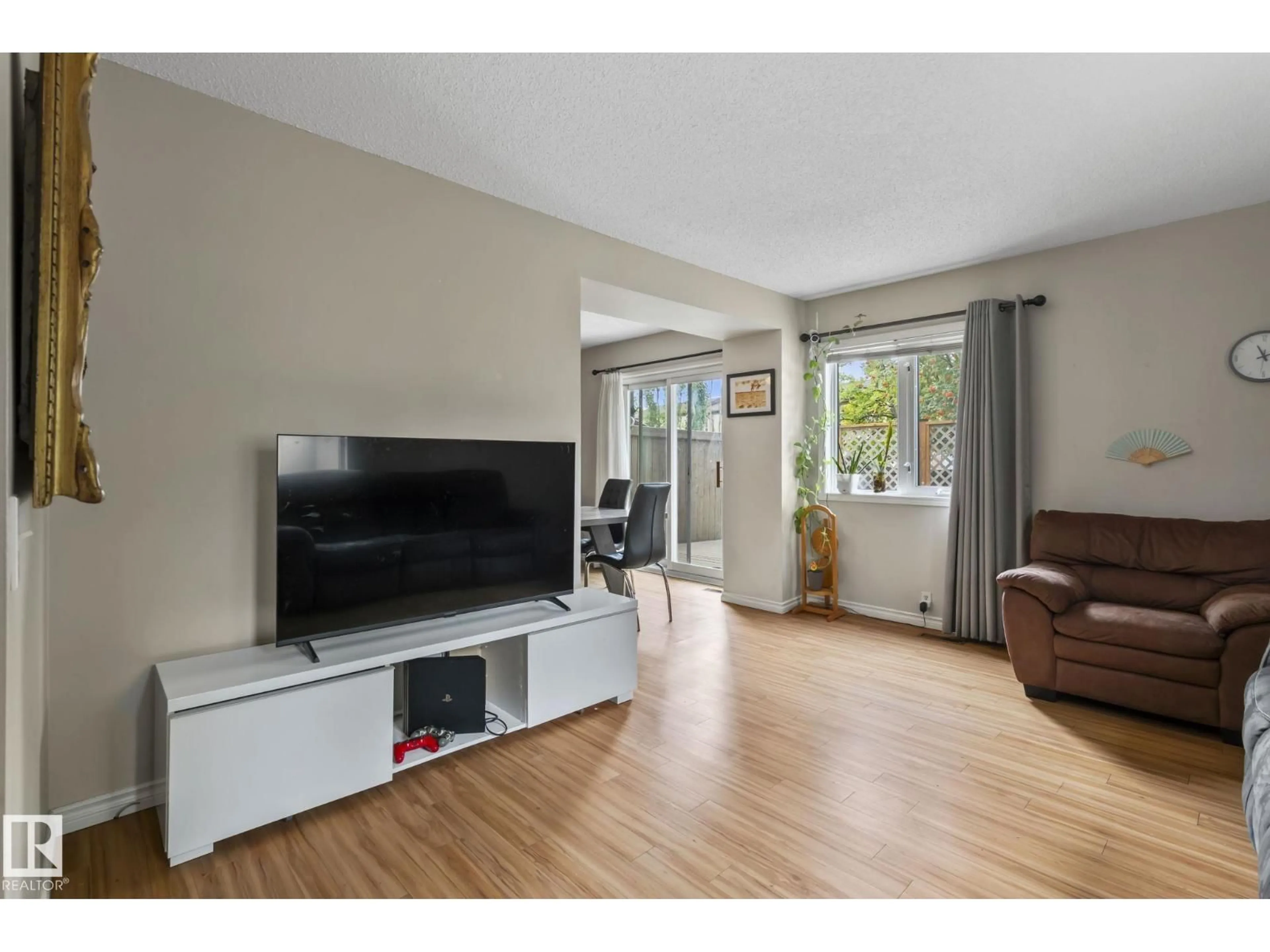 Living room with furniture, unknown for 716 CLAREVIEW RD, Edmonton Alberta T5A4J7