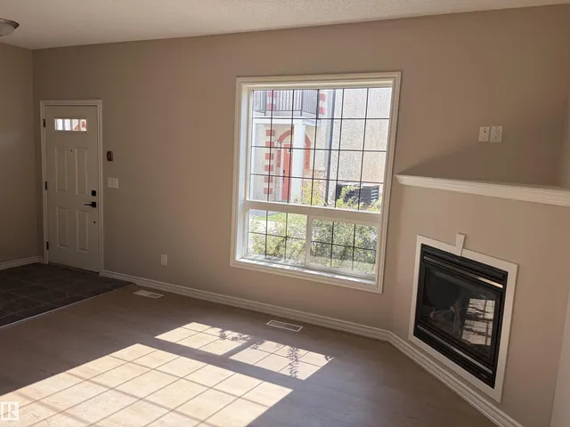 #100 - 13825 155 AV, Edmonton 2