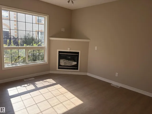 #100 - 13825 155 AV, Edmonton 4