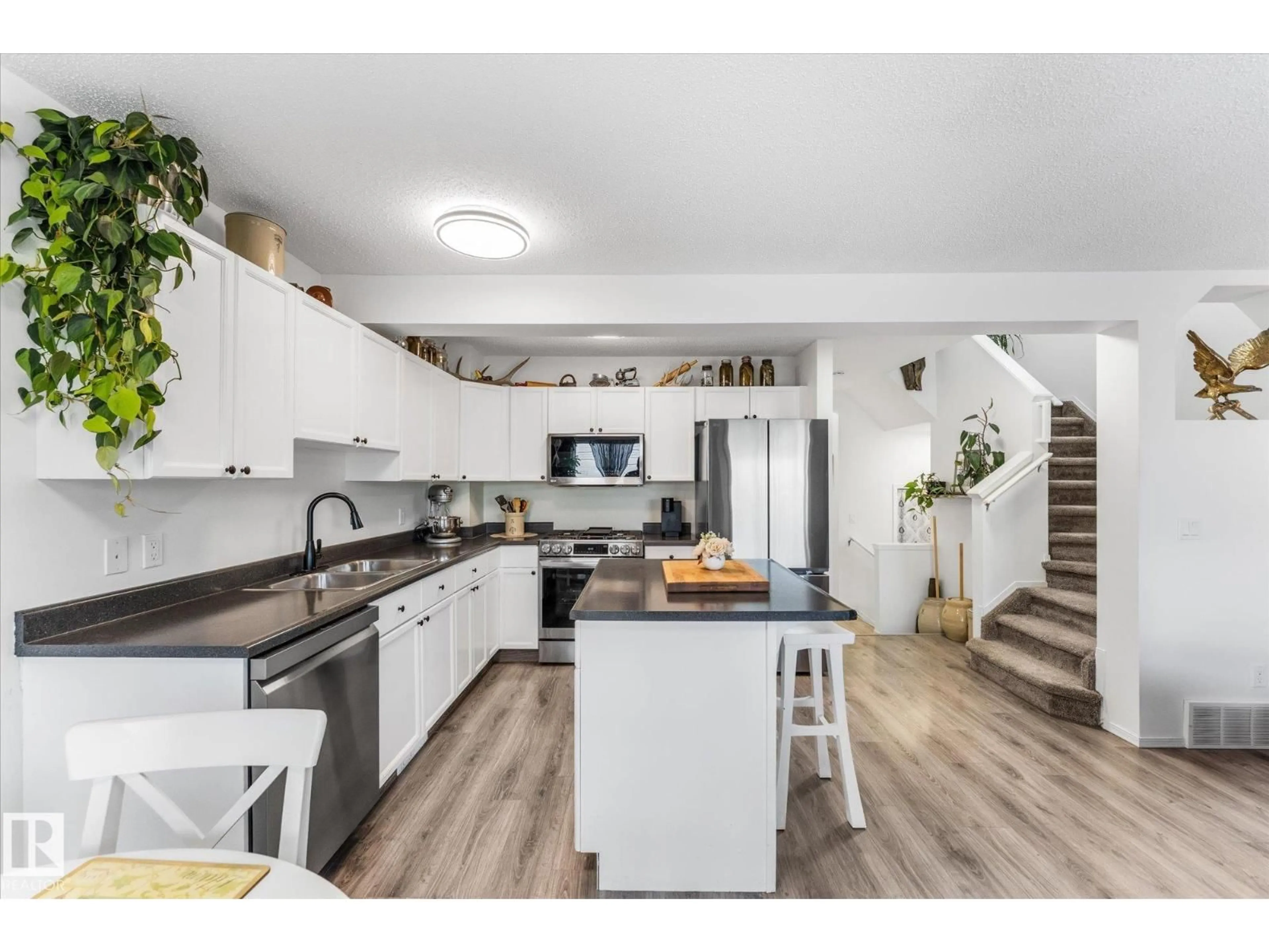 Open concept kitchen, unknown for 20 VENICE BV, Spruce Grove Alberta T7X4P6