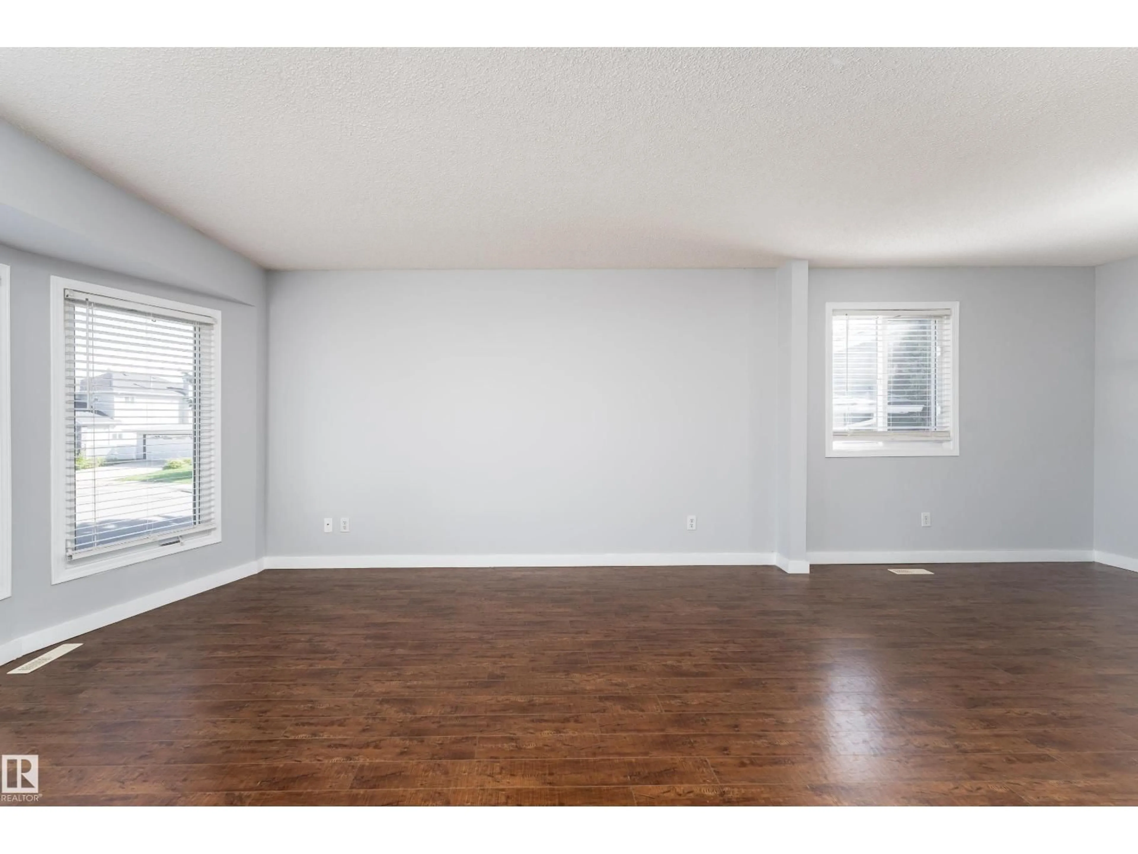 A pic of a room for 2512 46A ST, Edmonton Alberta T6L3X8