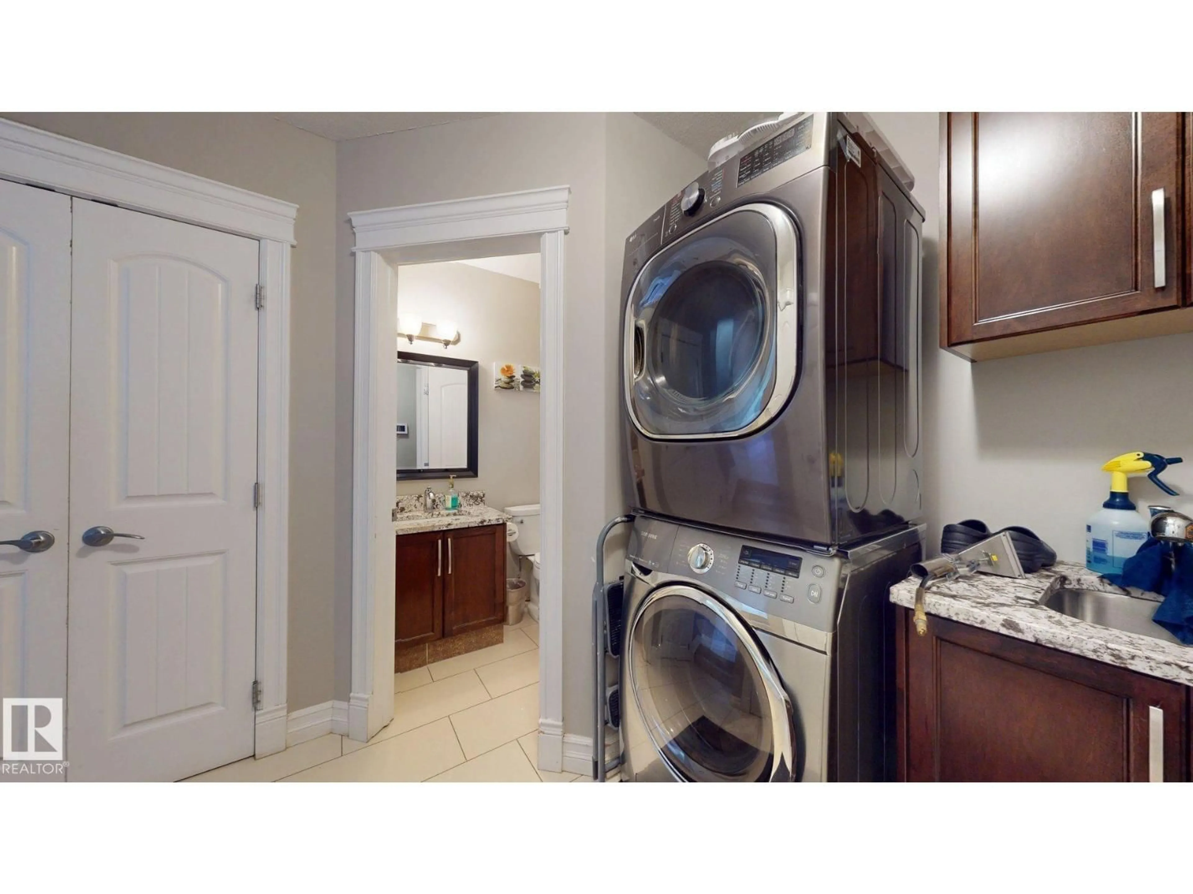Laundry room for 1232 CUNNINGHAM DR, Edmonton Alberta T6W0R6
