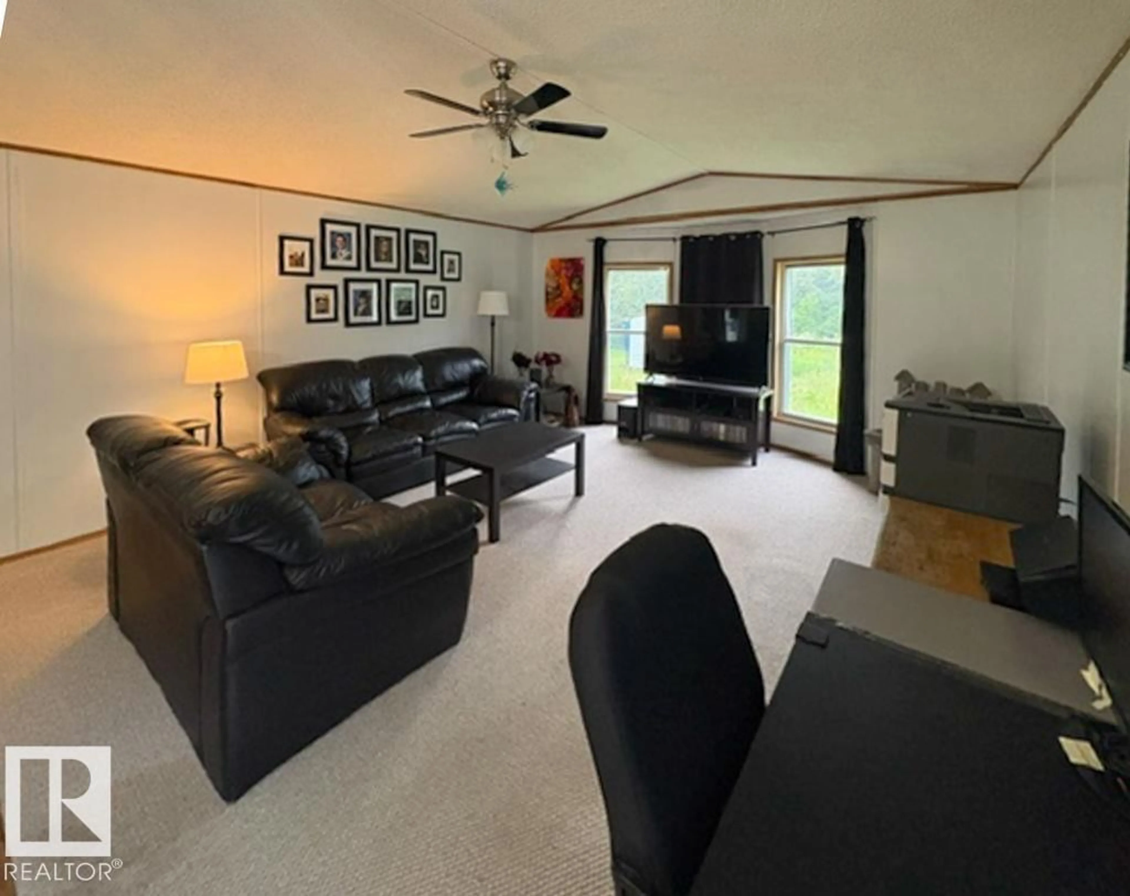 Living room with furniture, unknown for 54104 - 29 RGE ROAD 35, Rural Lac Ste. Anne County Alberta T0E0A1
