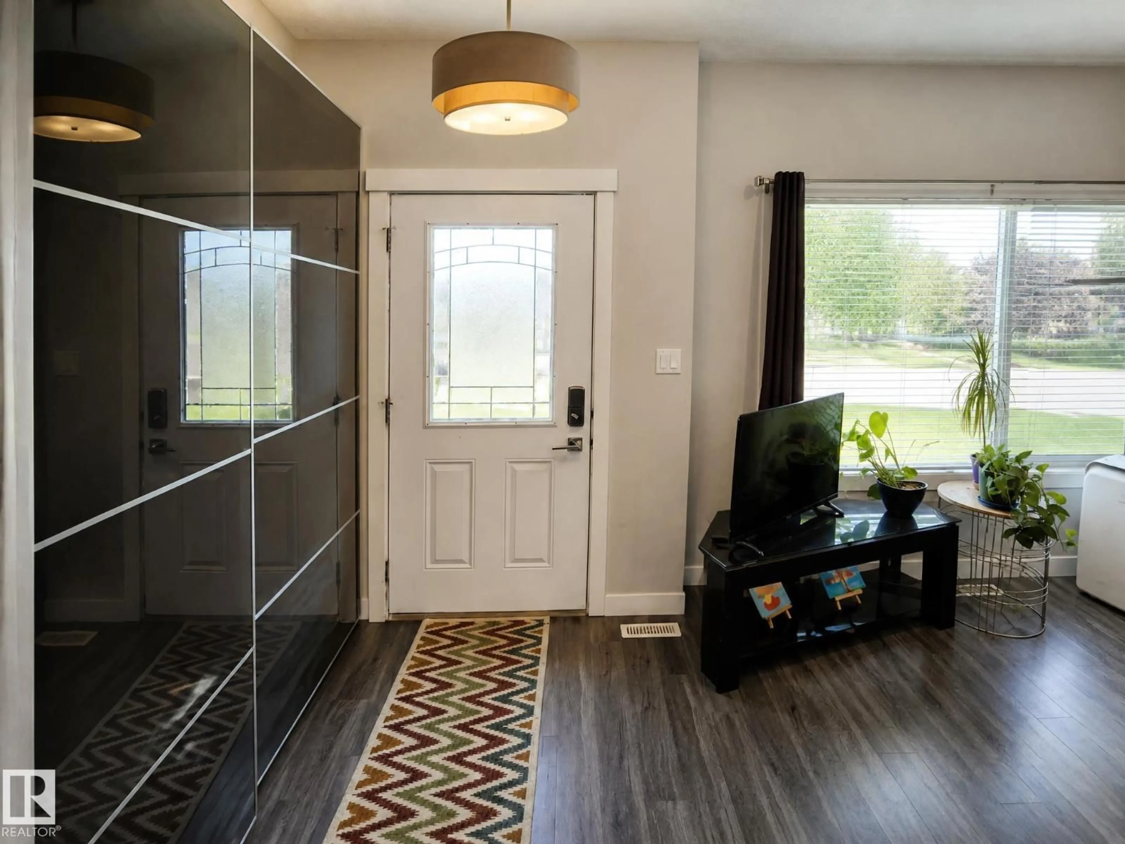 Indoor entryway for 13309 128 ST, Edmonton Alberta T5L1E7