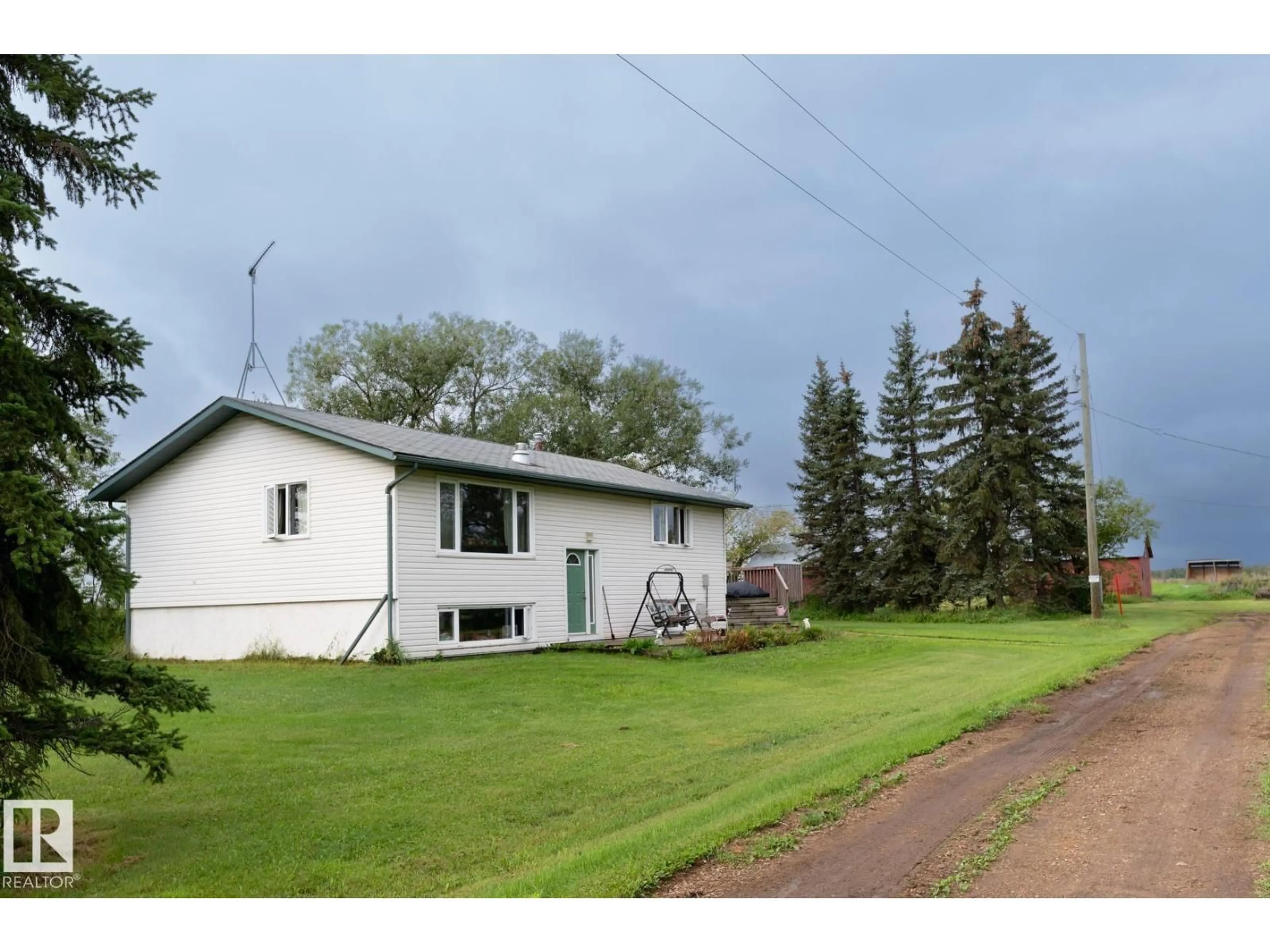 A pic from outside/outdoor area/front of a property/back of a property/a pic from drone, unknown for 57514 RGE RD 223, Rural Sturgeon County Alberta T0A2W0