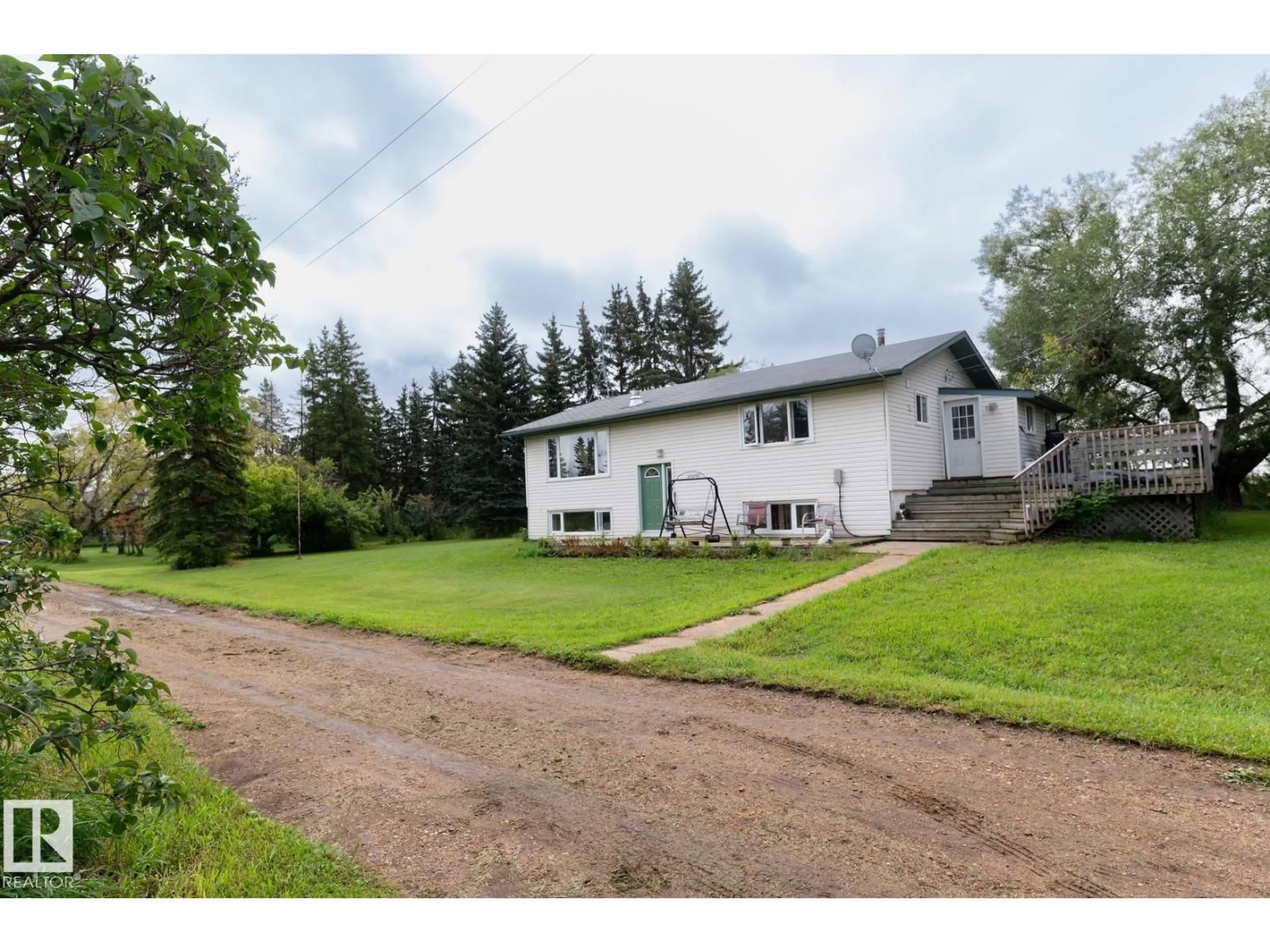 A pic from outside/outdoor area/front of a property/back of a property/a pic from drone, street for 57514 RGE RD 223, Rural Sturgeon County Alberta T0A2W0