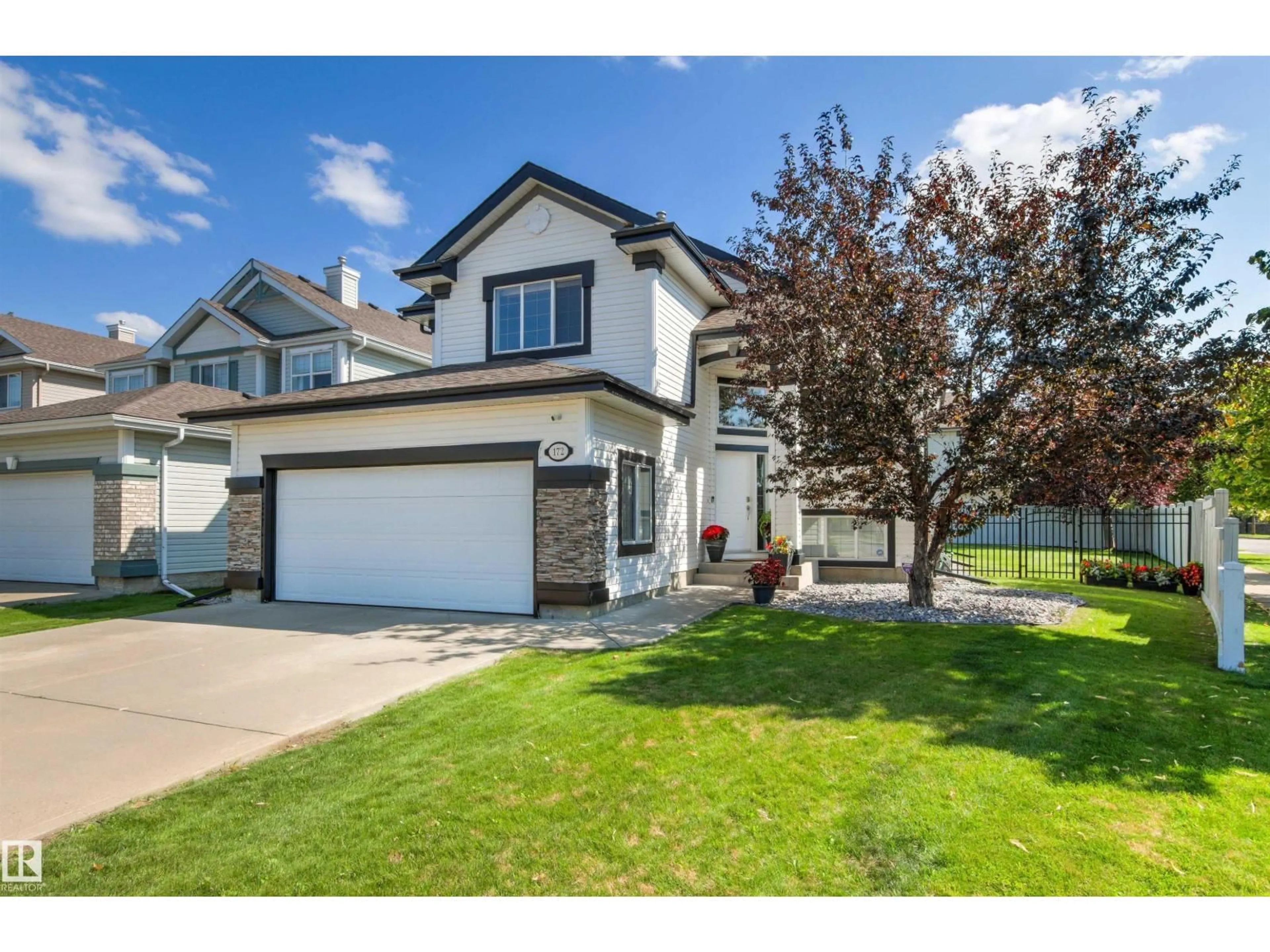 Home with vinyl exterior material, street for 172 GALLAND CR, Edmonton Alberta T5T6P3