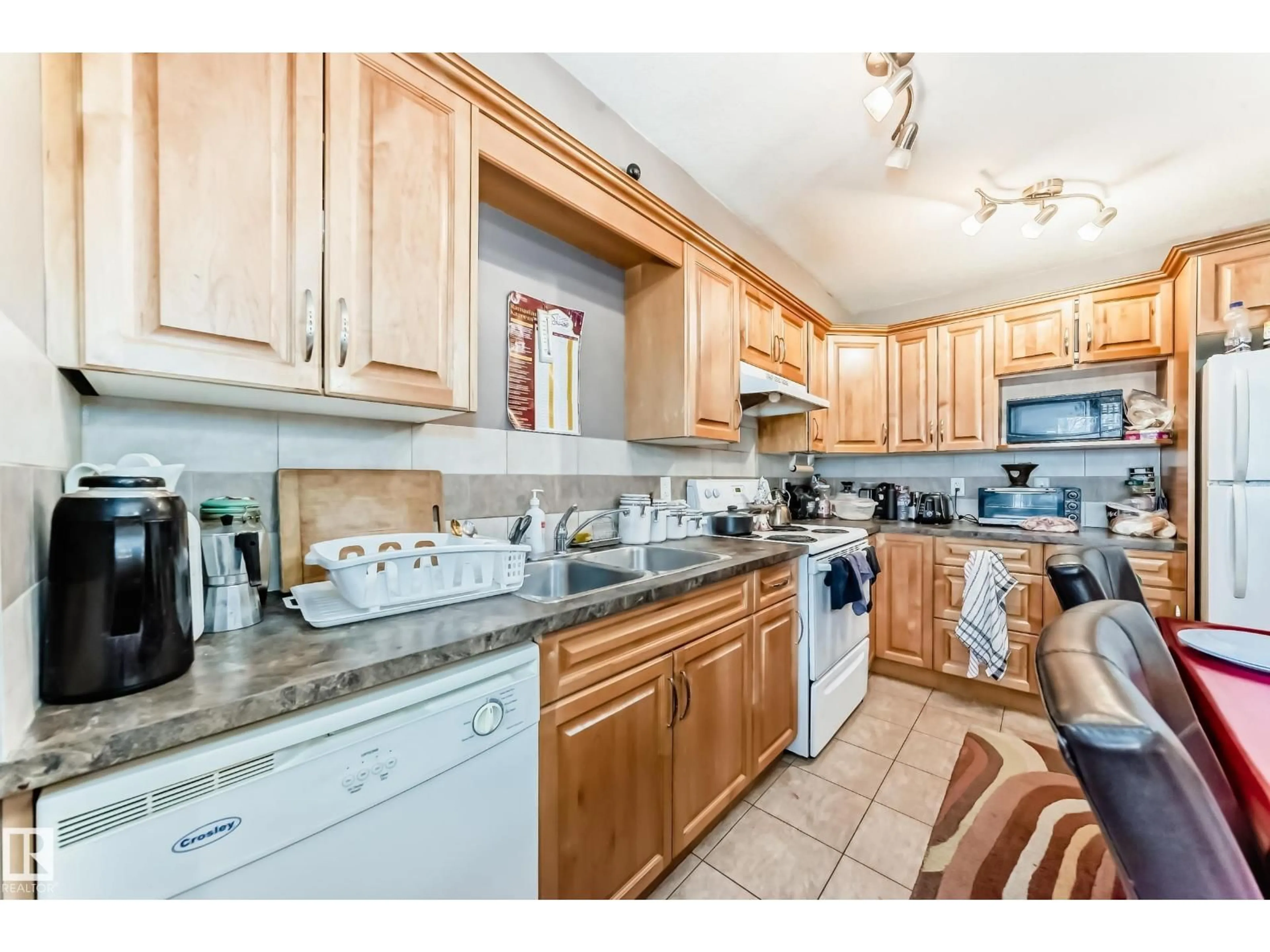 Standard kitchen, unknown for #203 - 11827 105 ST, Edmonton Alberta T5G2N1