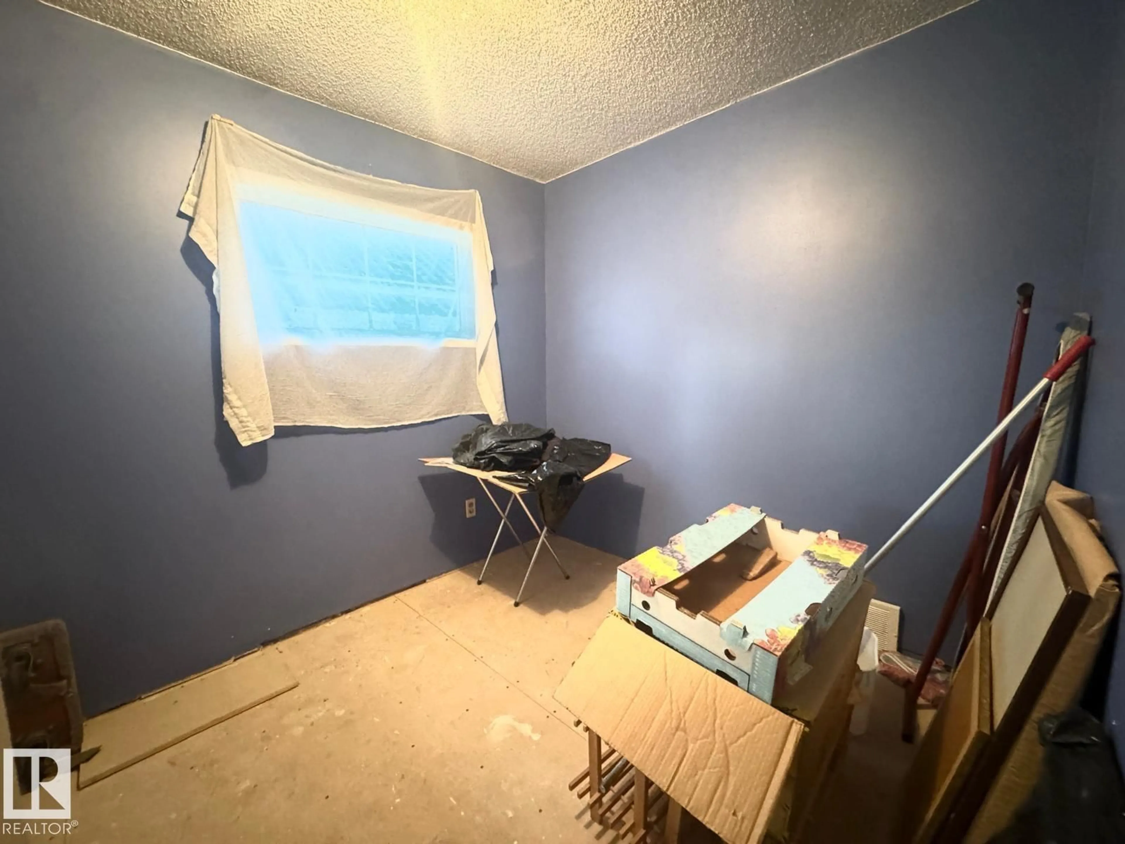 A pic of a room for NW - 11925 77 ST, Edmonton Alberta T5B2G5