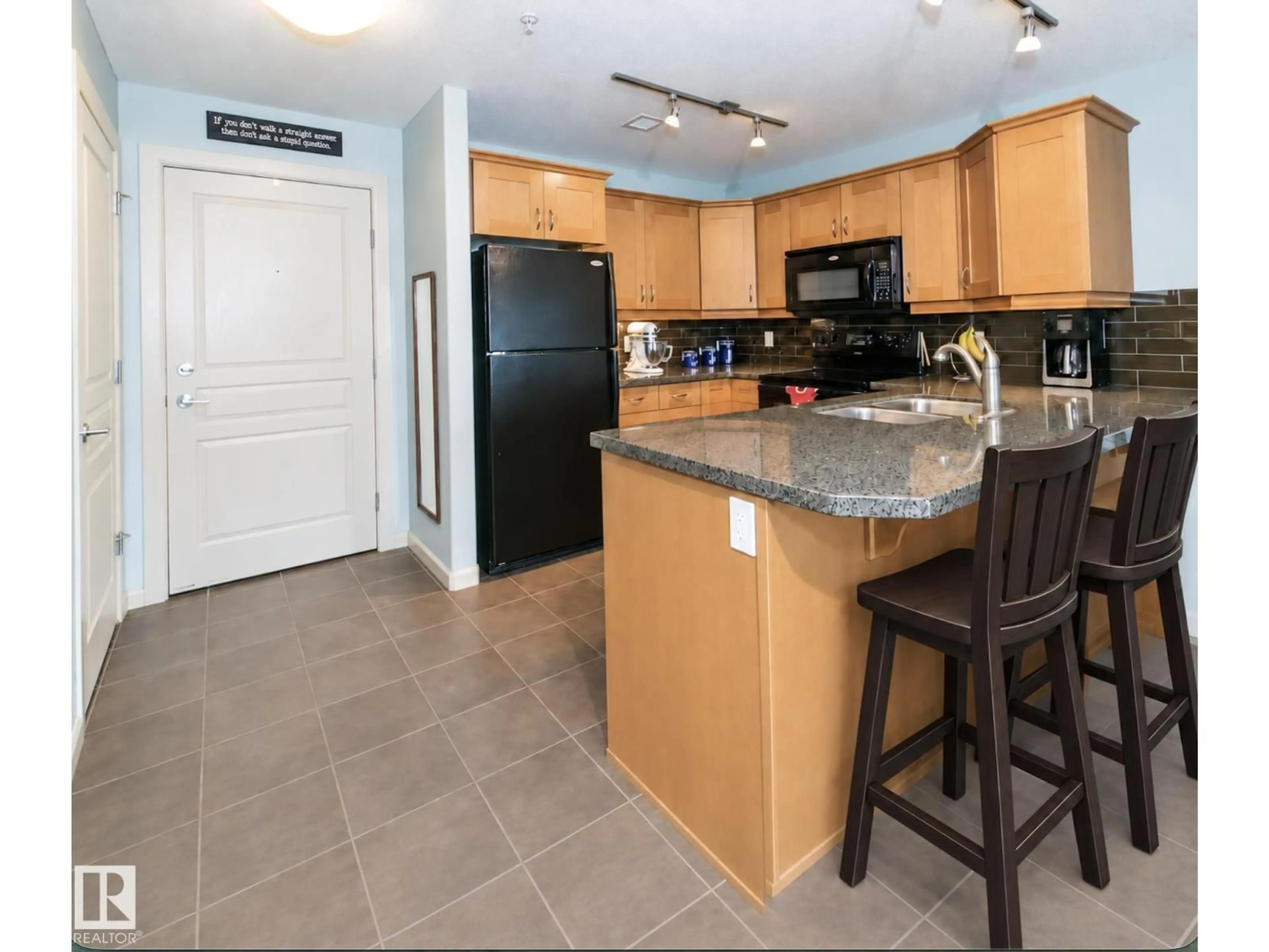 Standard kitchen, ceramic/tile floor for 400 - 328 PALISADES WY, Sherwood Park Alberta T8H0H4