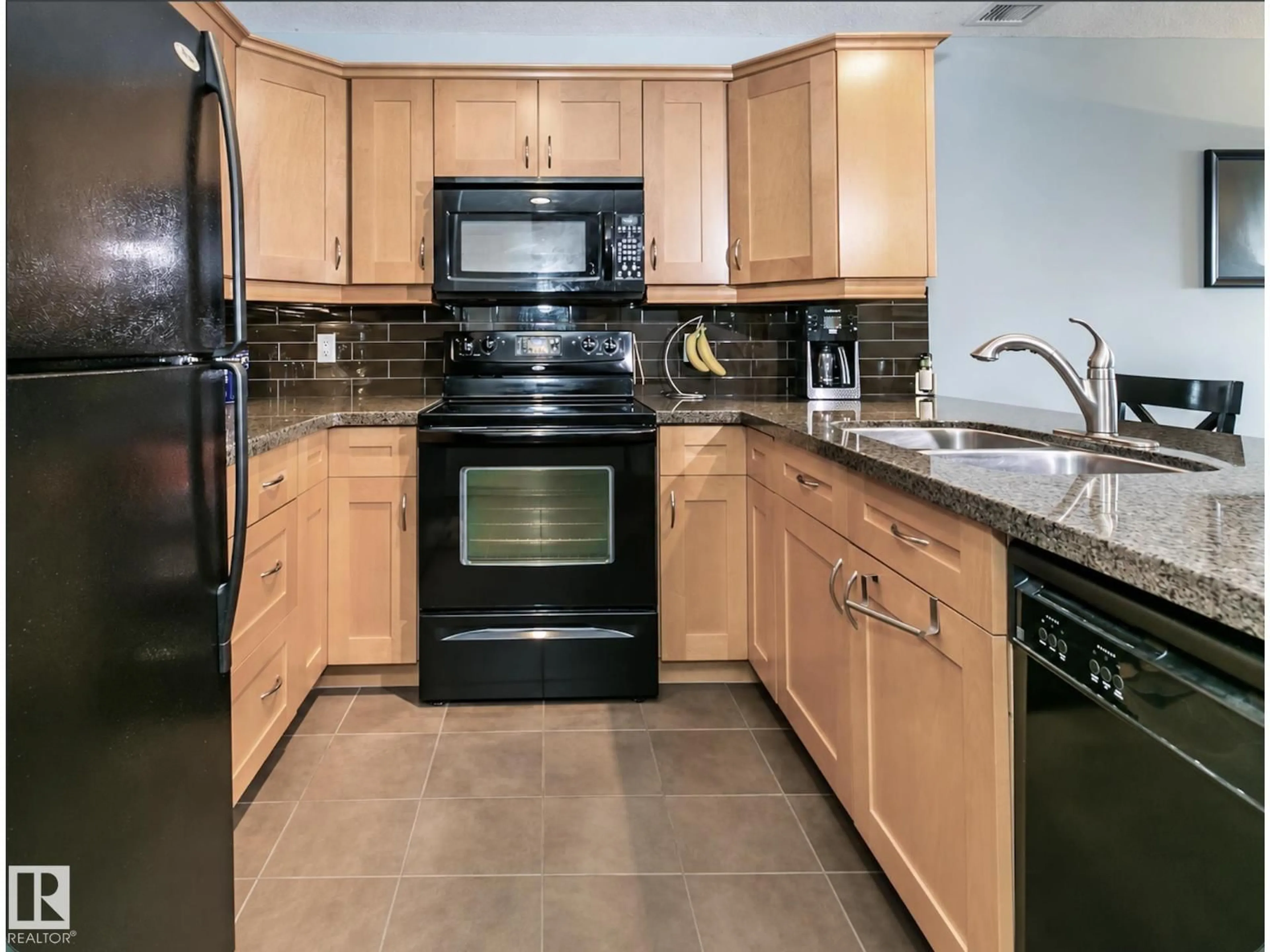 Standard kitchen, ceramic/tile floor for 400 - 328 PALISADES WY, Sherwood Park Alberta T8H0H4