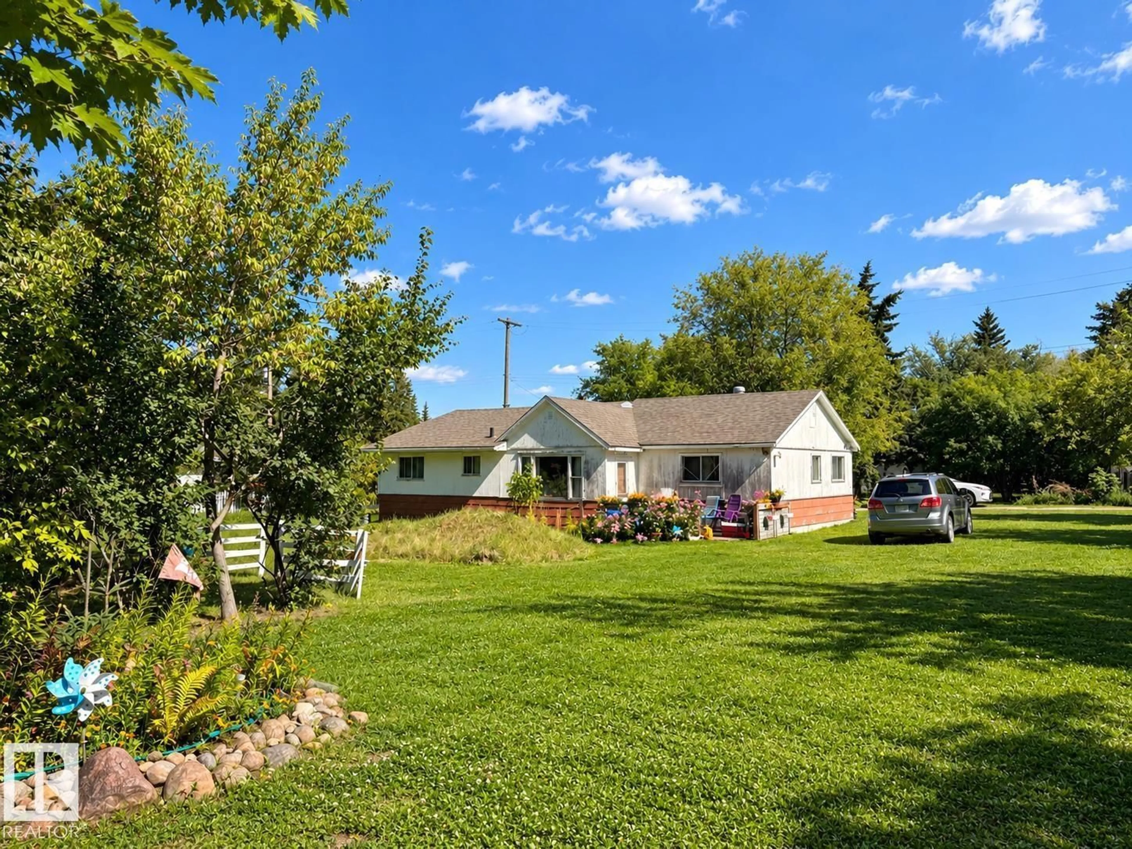 A pic from outside/outdoor area/front of a property/back of a property/a pic from drone, unknown for 5009 51 ST, Ardmore Alberta T0A1H0