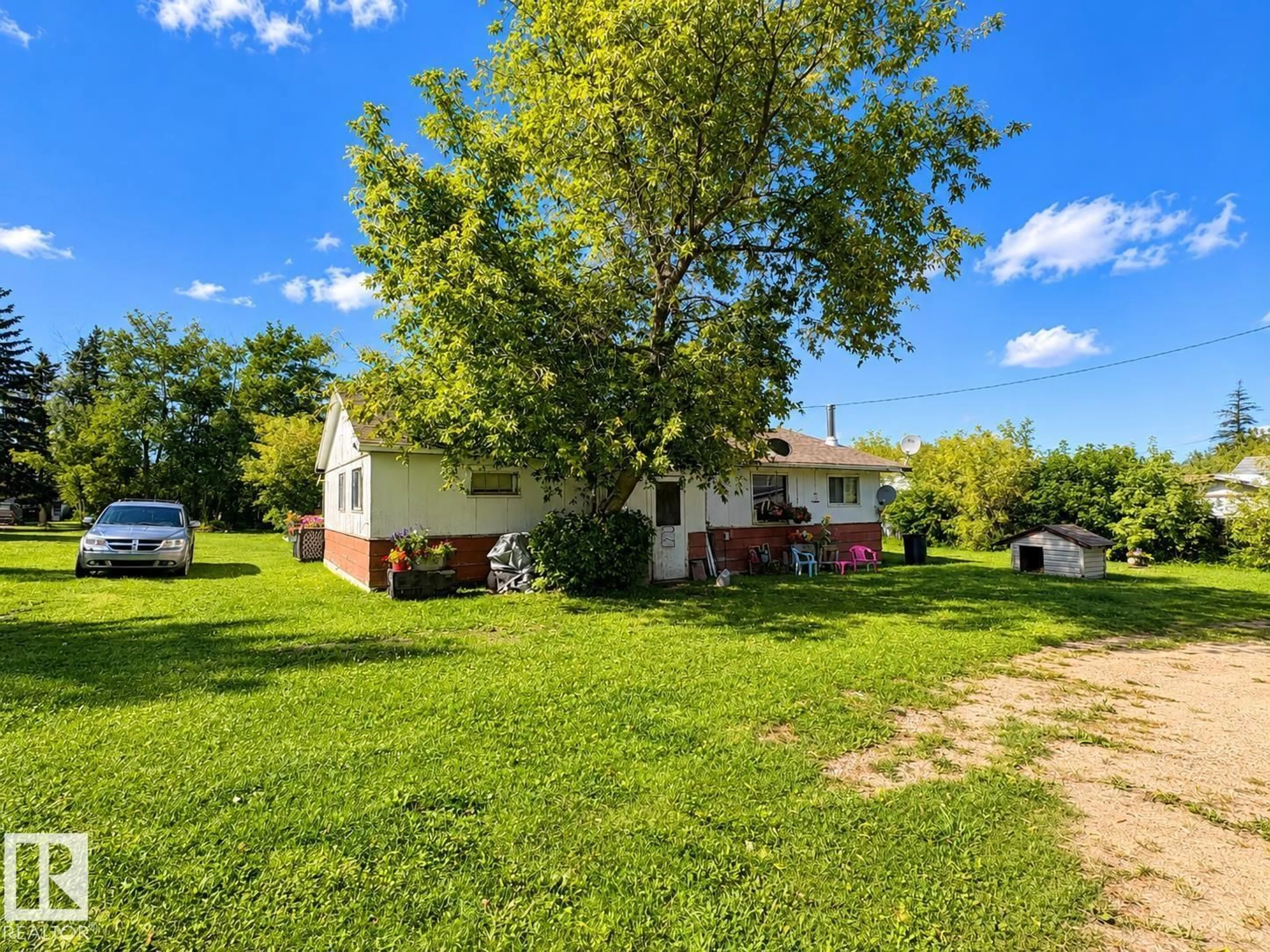 A pic from outside/outdoor area/front of a property/back of a property/a pic from drone, street for 5009 51 ST, Ardmore Alberta T0A1H0