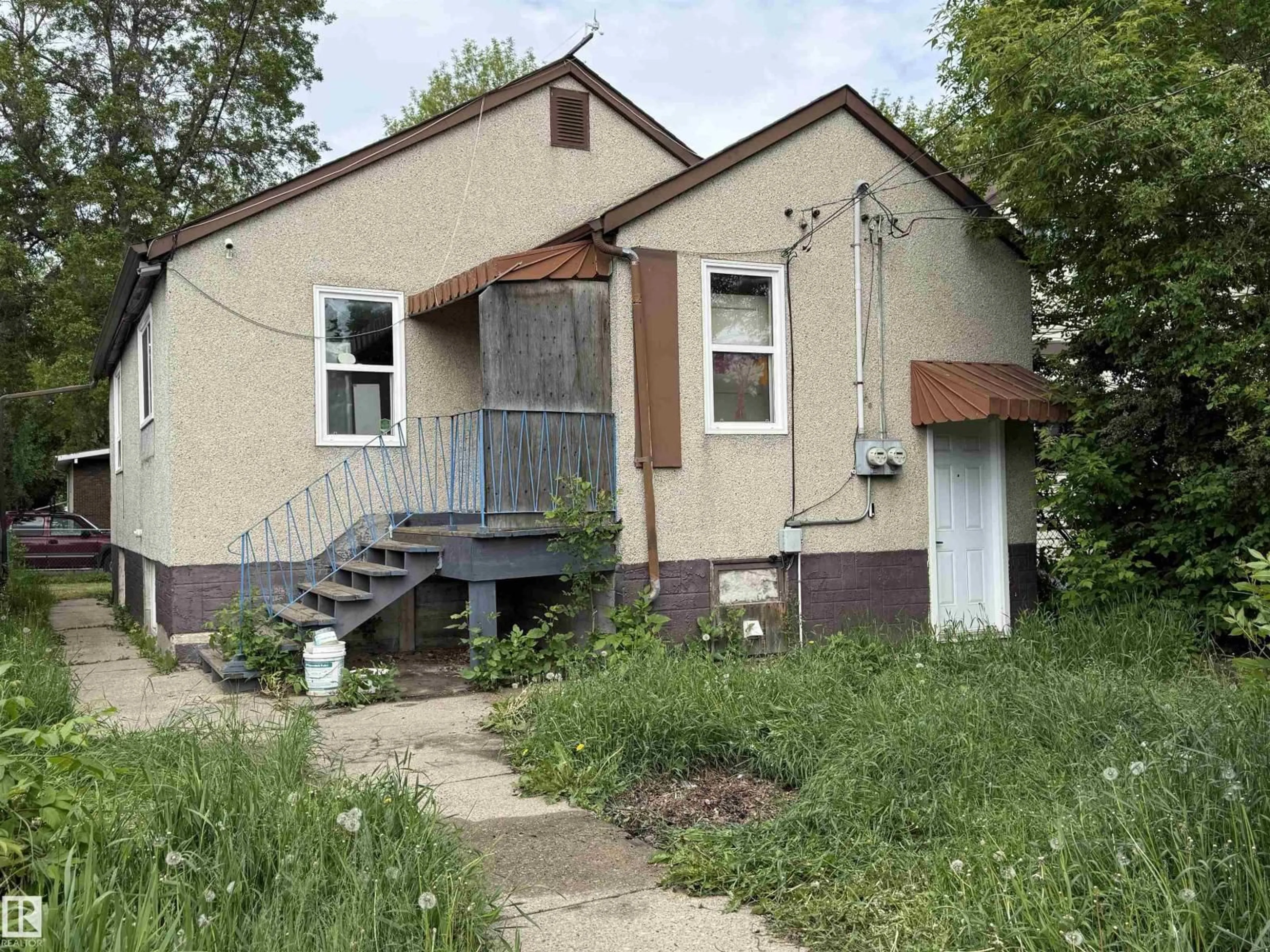 Unknown for 11825 67 ST, Edmonton Alberta T5B1L9
